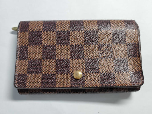 LOUIS VUITTON Damier Louis Vuitton Wallet Damier Wallet