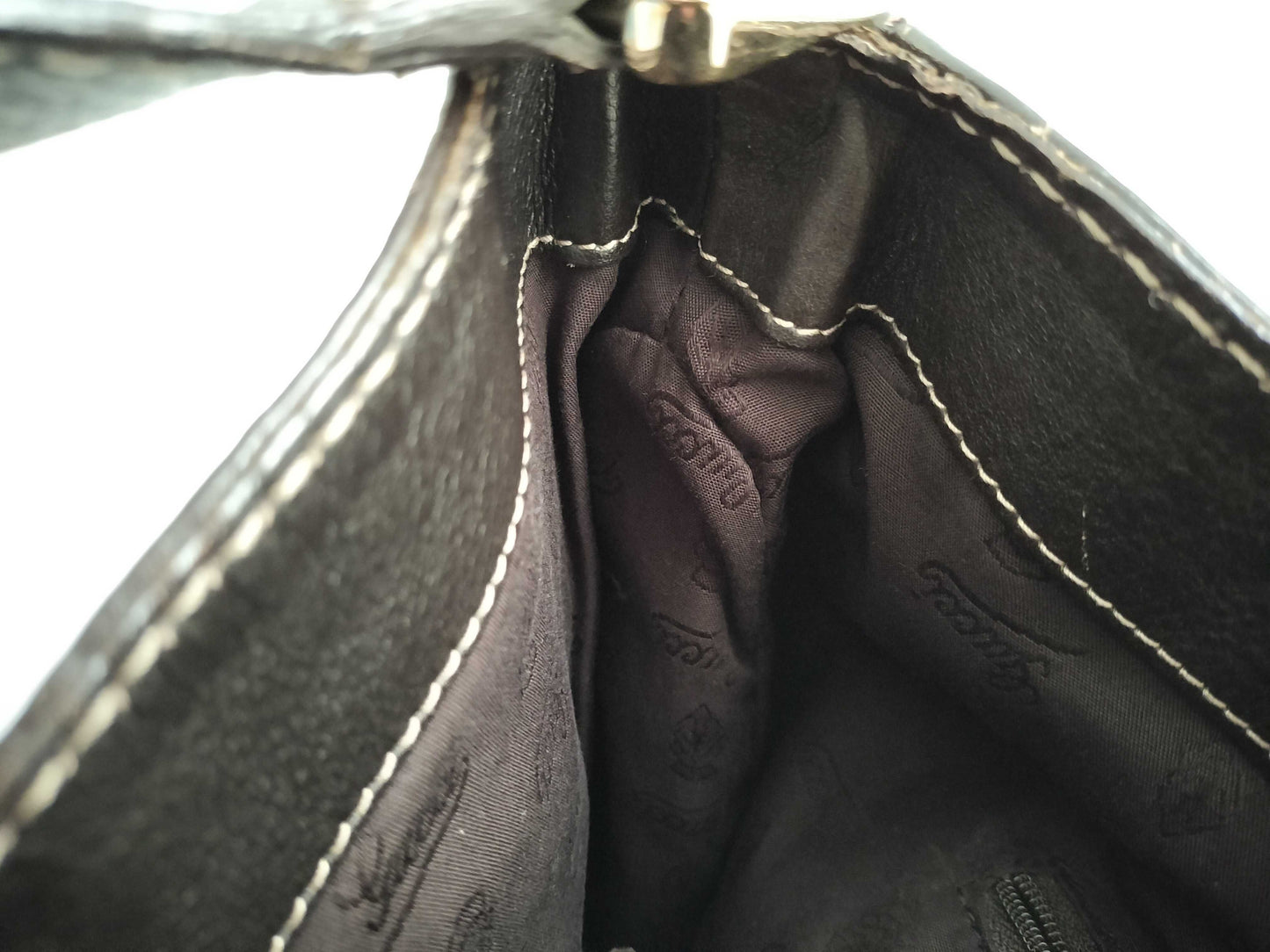 GUCCI Guccissima Leather Shoulder Bag with GG Pattern and Logo 233604