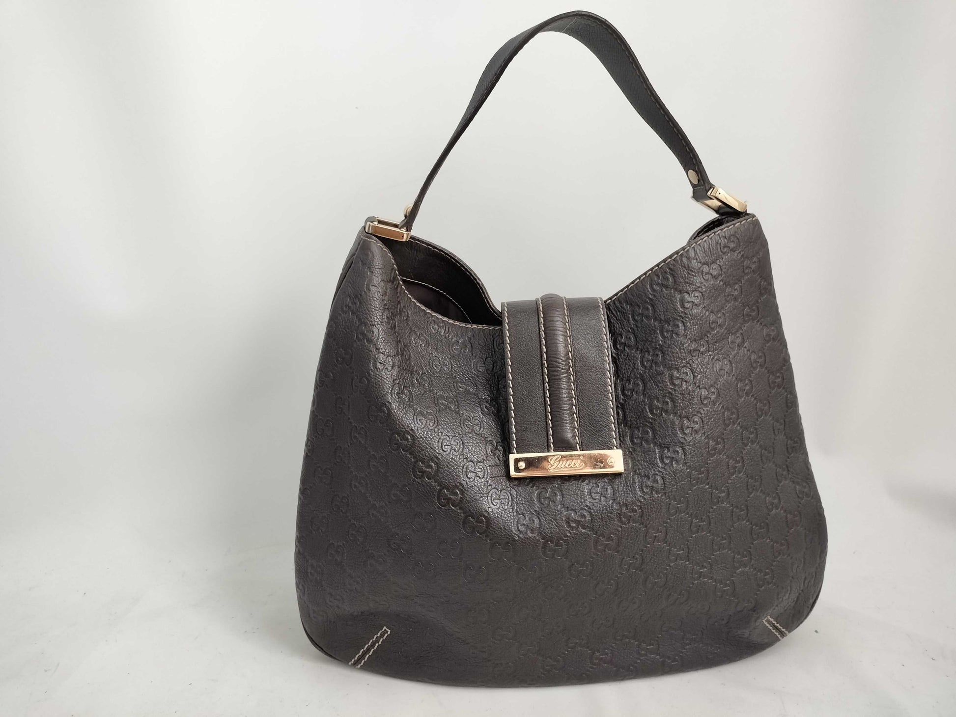 GUCCI Guccissima Leather Shoulder Bag with GG Pattern and Logo 233604