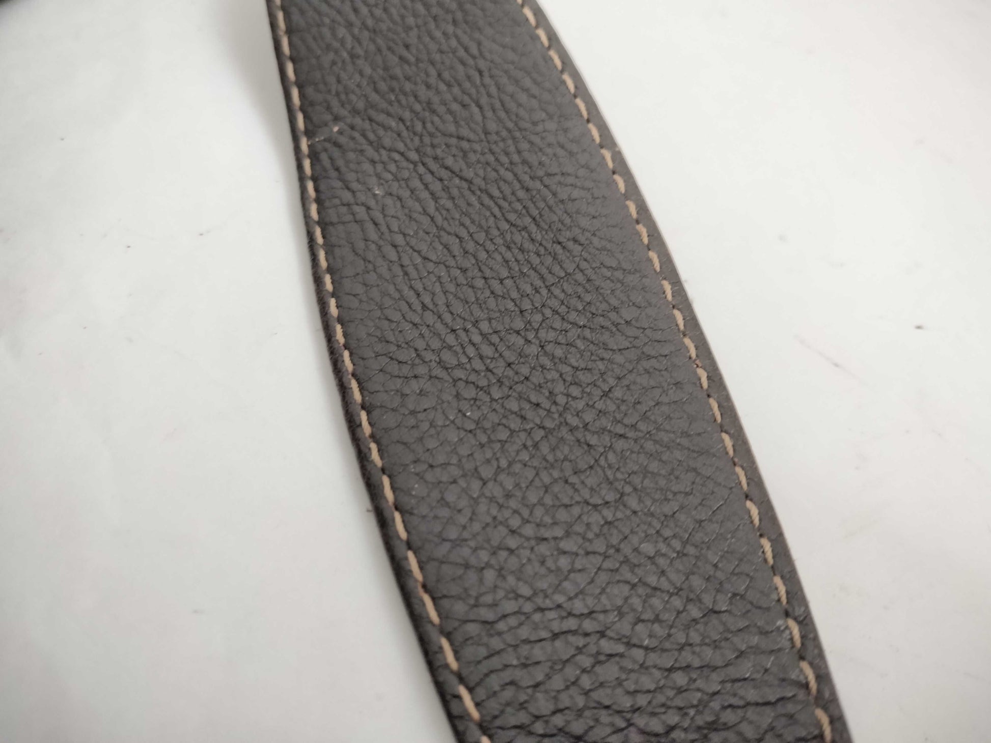 GUCCI Guccissima Leather Shoulder Bag with GG Pattern and Logo 233604
