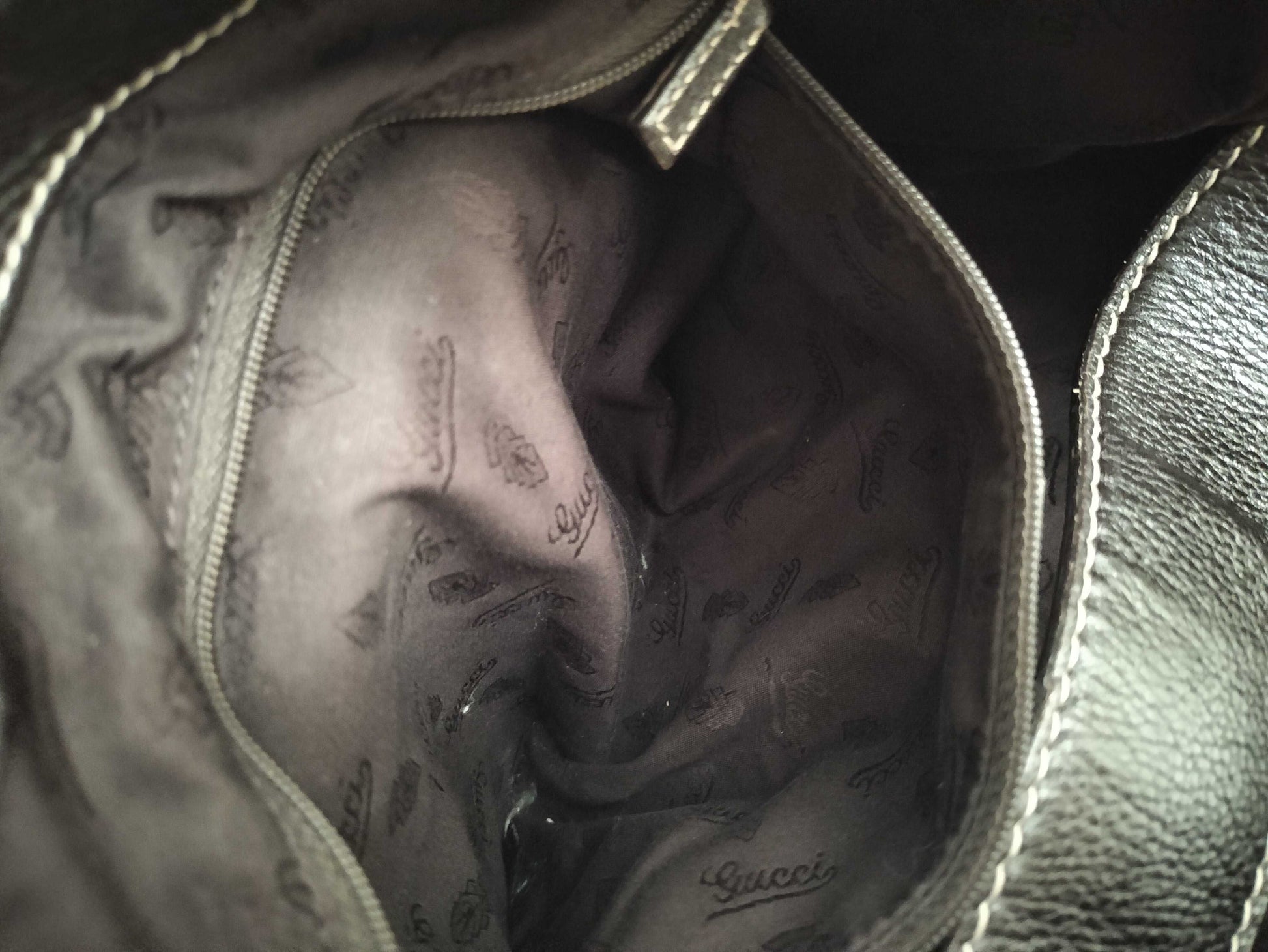 GUCCI Guccissima Leather Shoulder Bag with GG Pattern and Logo 233604