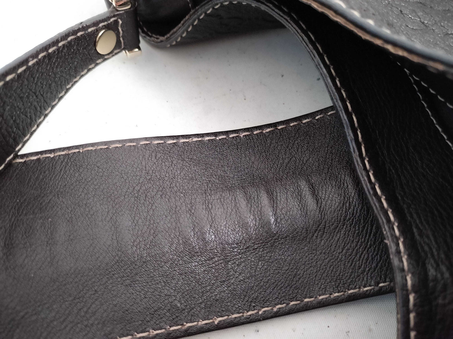 GUCCI Guccissima Leather Shoulder Bag with GG Pattern and Logo 233604