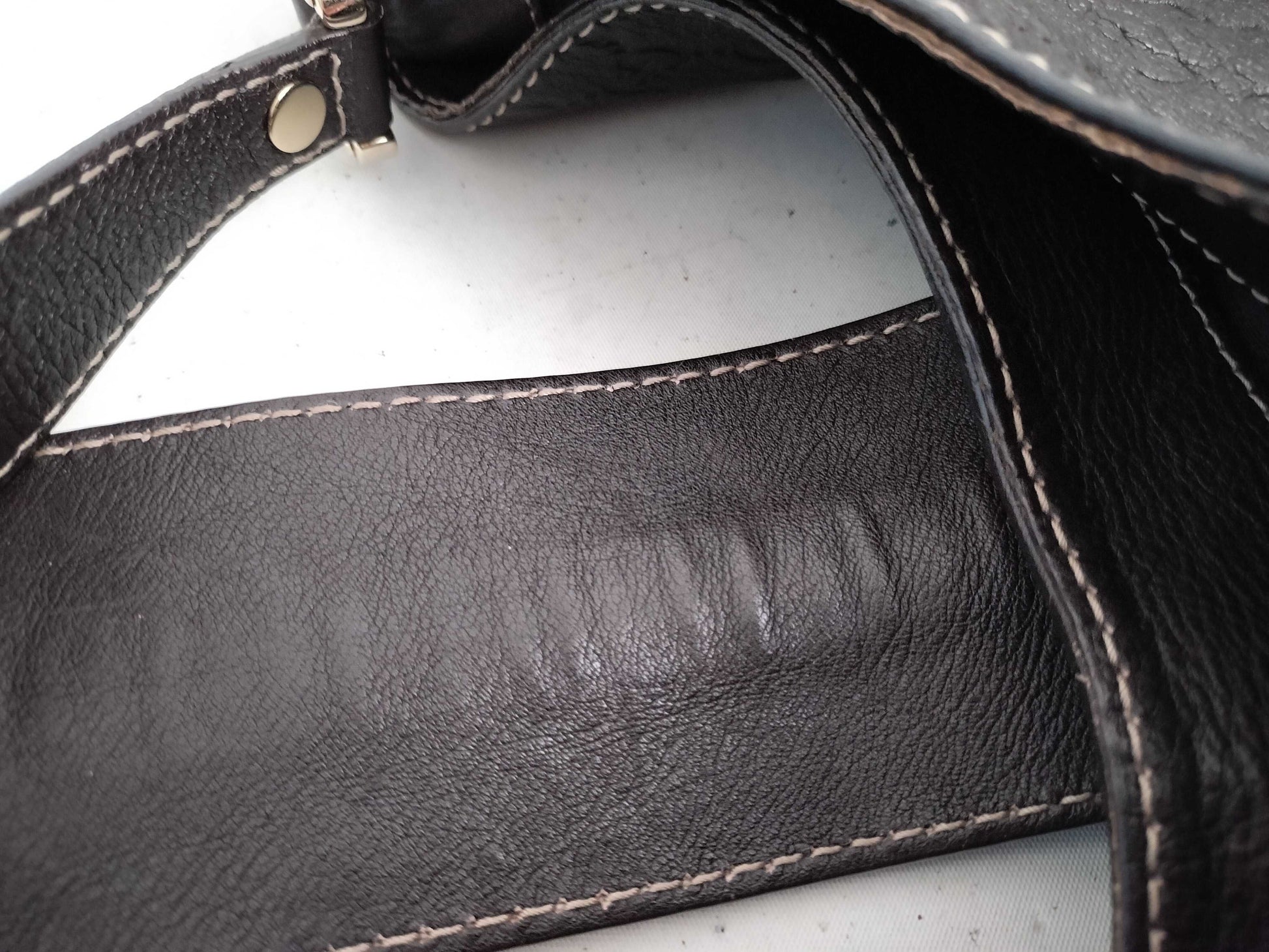 GUCCI Guccissima Leather Shoulder Bag with GG Pattern and Logo 233604