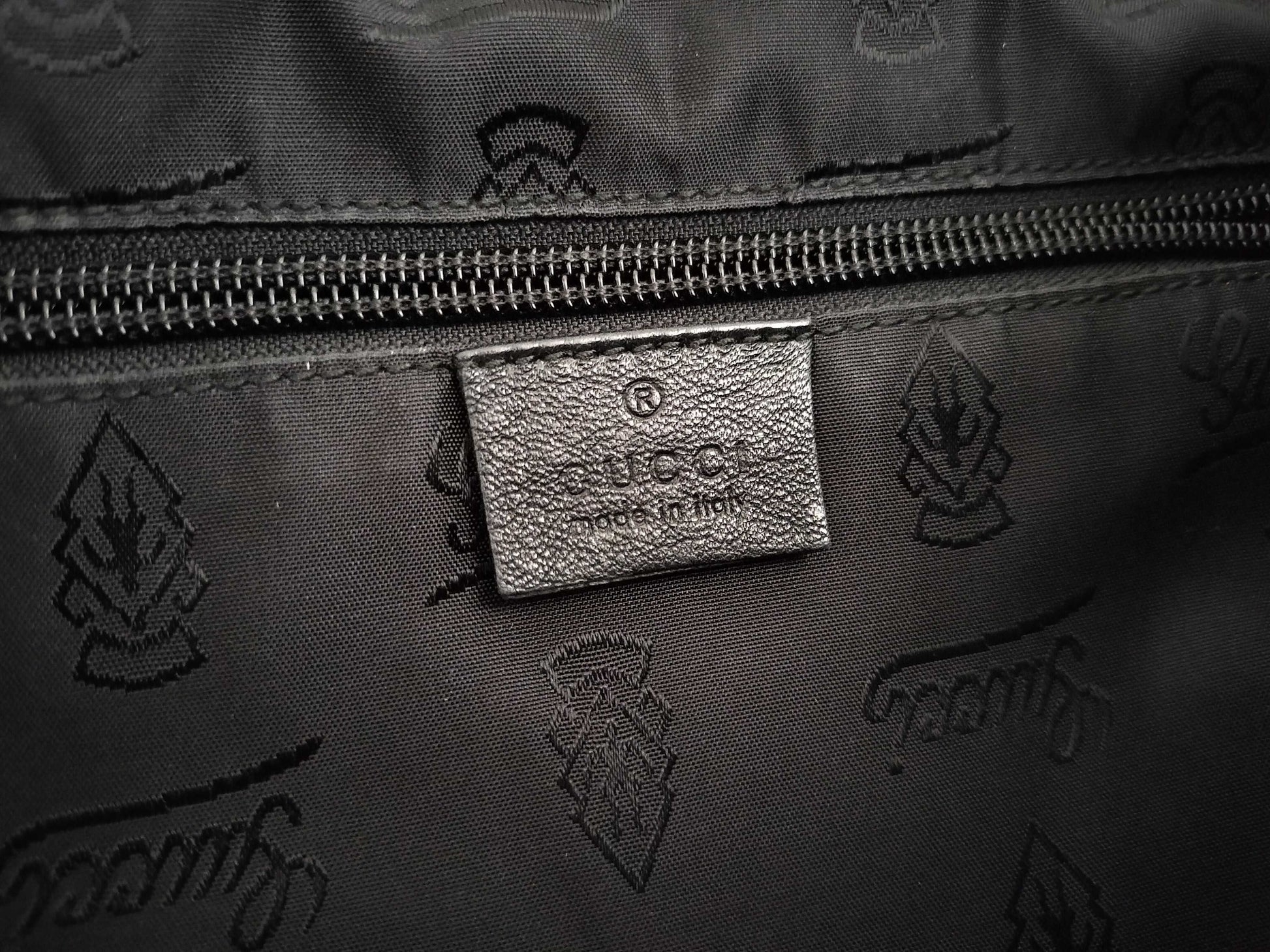 GUCCI Guccissima Leather Shoulder Bag with GG Pattern and Logo, 223665