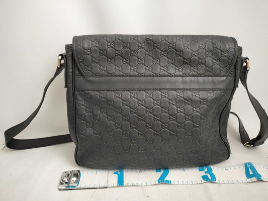 GUCCI Guccissima Leather Shoulder Bag with GG Pattern and Logo, 223665