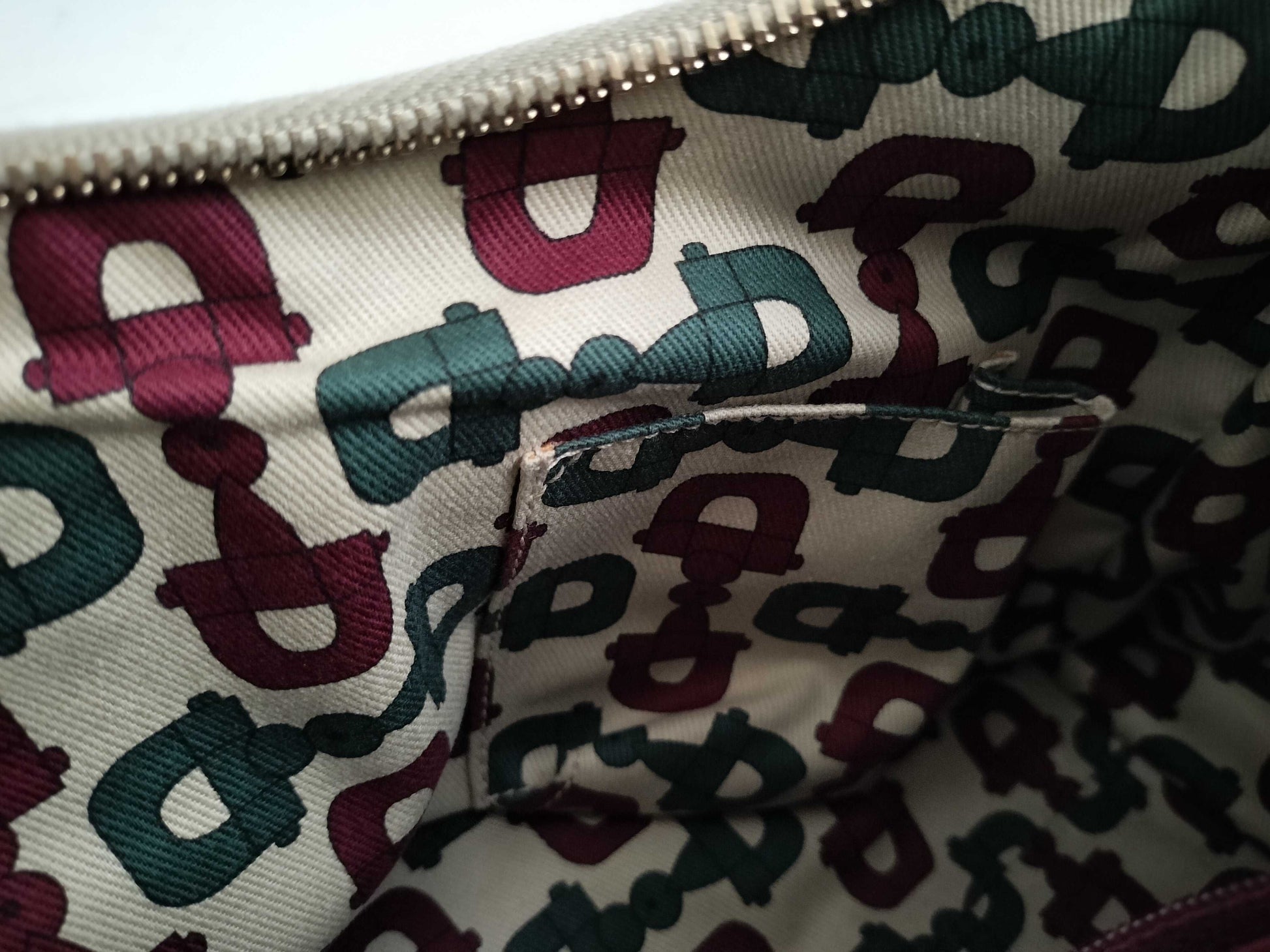 GUCCI Guccissima Leather Abby GG Pattern Handbag 190525