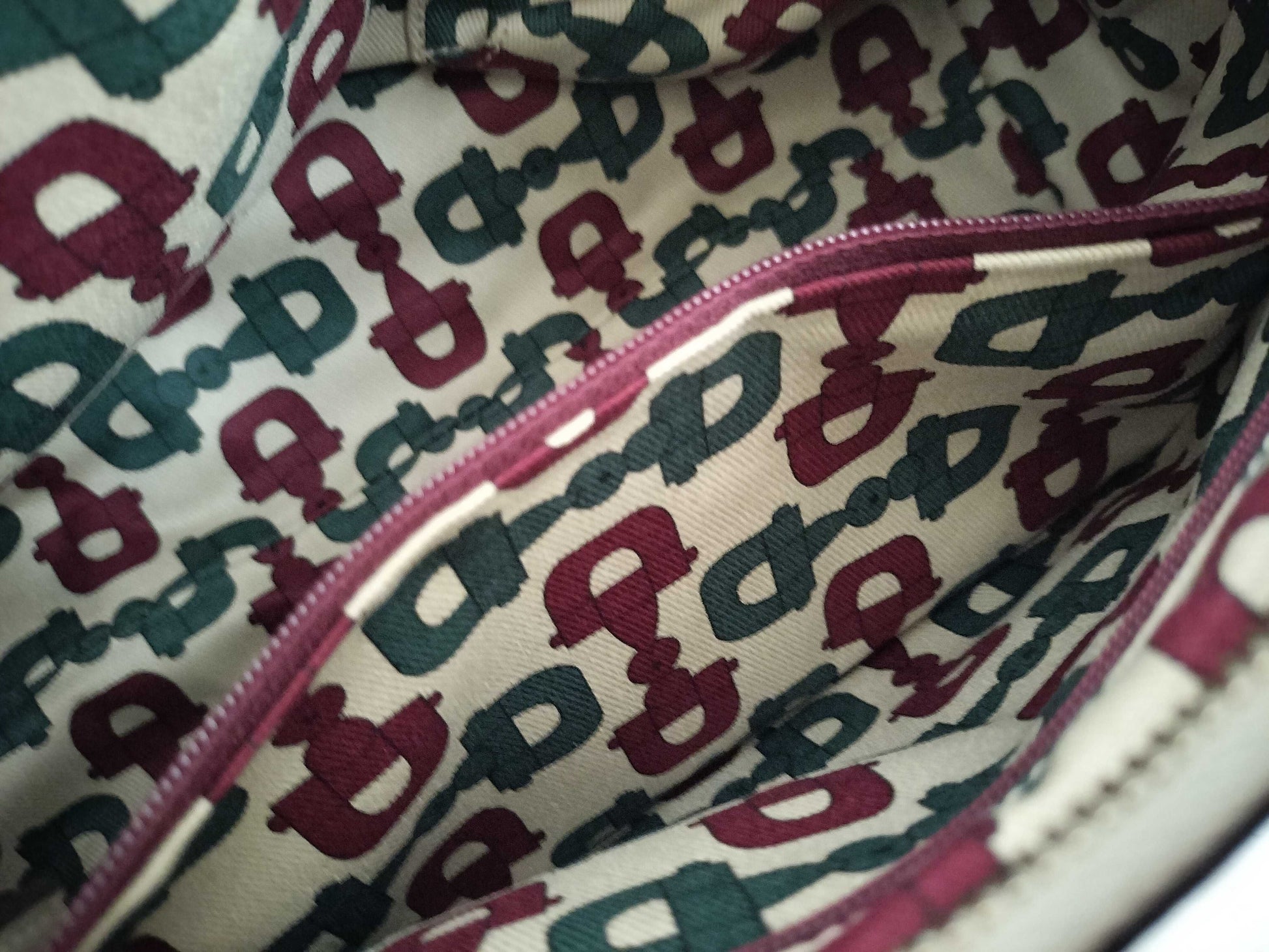 GUCCI Guccissima Leather Abby GG Pattern Handbag 190525