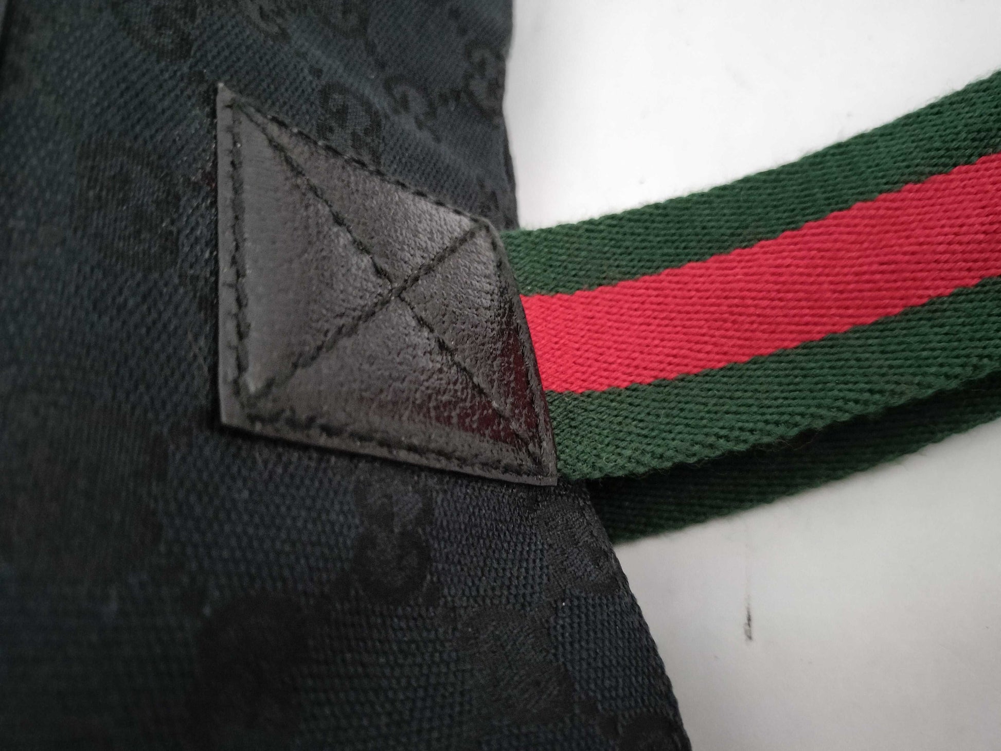 GUCCI GG Canvas Handbag Tote Bag with GG Pattern, Sherry Line, and Logo 161836