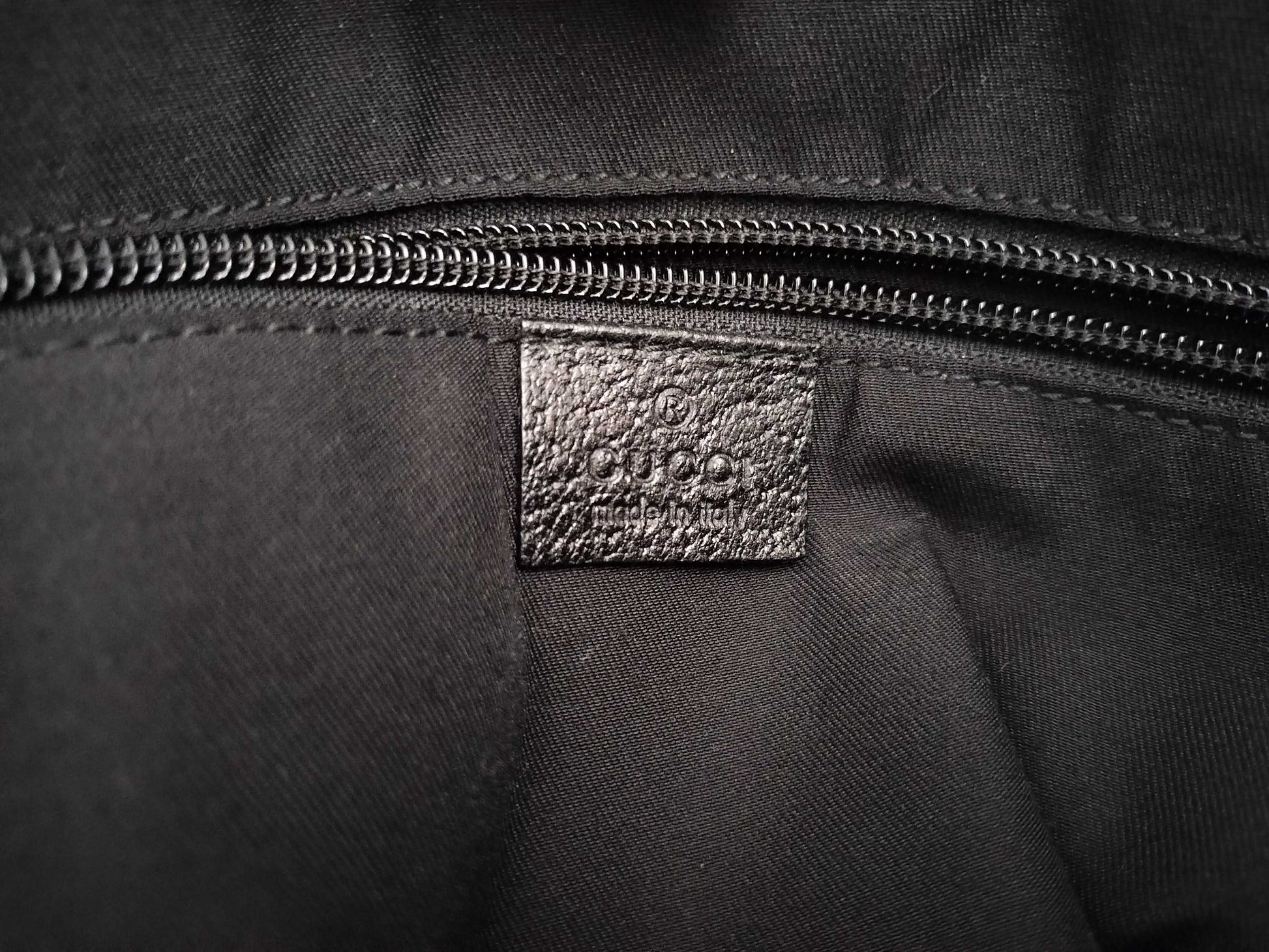 GUCCI GG Canvas Handbag Tote Bag with GG Pattern, Sherry Line, and Logo 161836