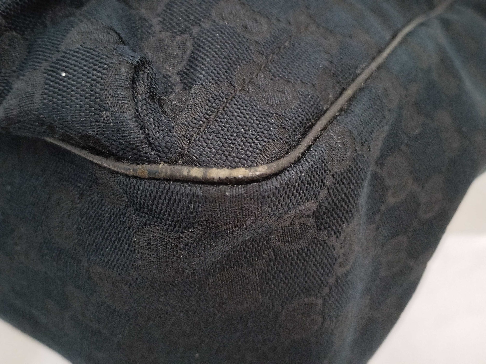 GUCCI GG Canvas Handbag Tote Bag with GG Pattern, Sherry Line, and Logo 161836