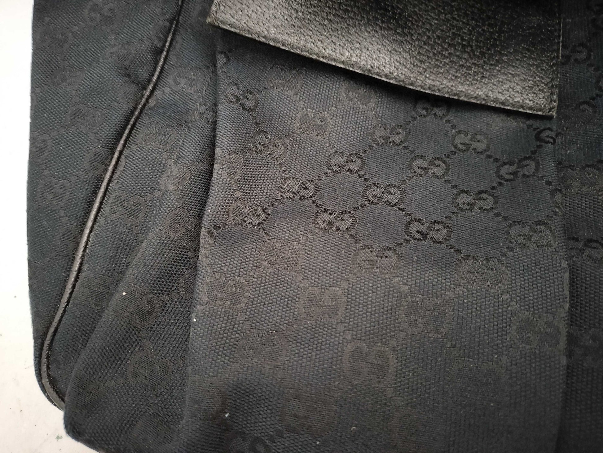 GUCCI GG Canvas Handbag Tote Bag with GG Pattern, Sherry Line, and Logo 161836