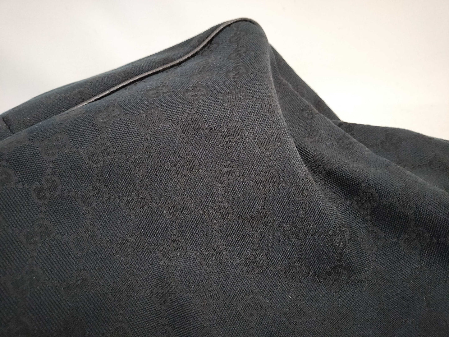 GUCCI GG Canvas Handbag Tote Bag with GG Pattern, Sherry Line, and Logo 161836