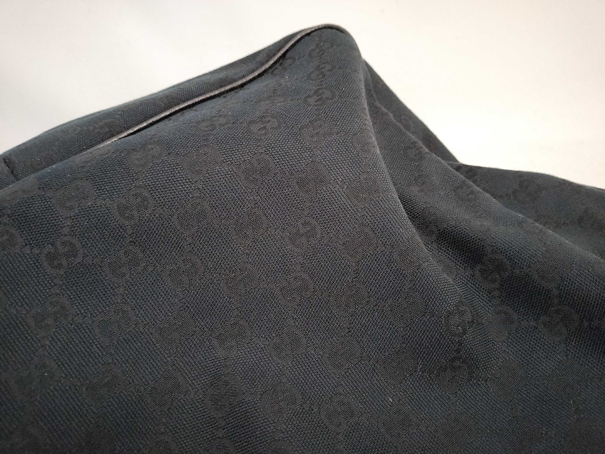 GUCCI GG Canvas Handbag Tote Bag with GG Pattern, Sherry Line, and Logo 161836