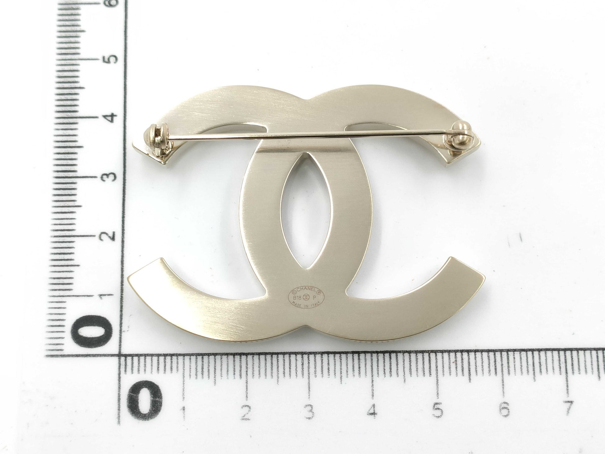 CHANEL CHANEL Brooch Coco Mark Pearl Champagne Gold B18P Brooch