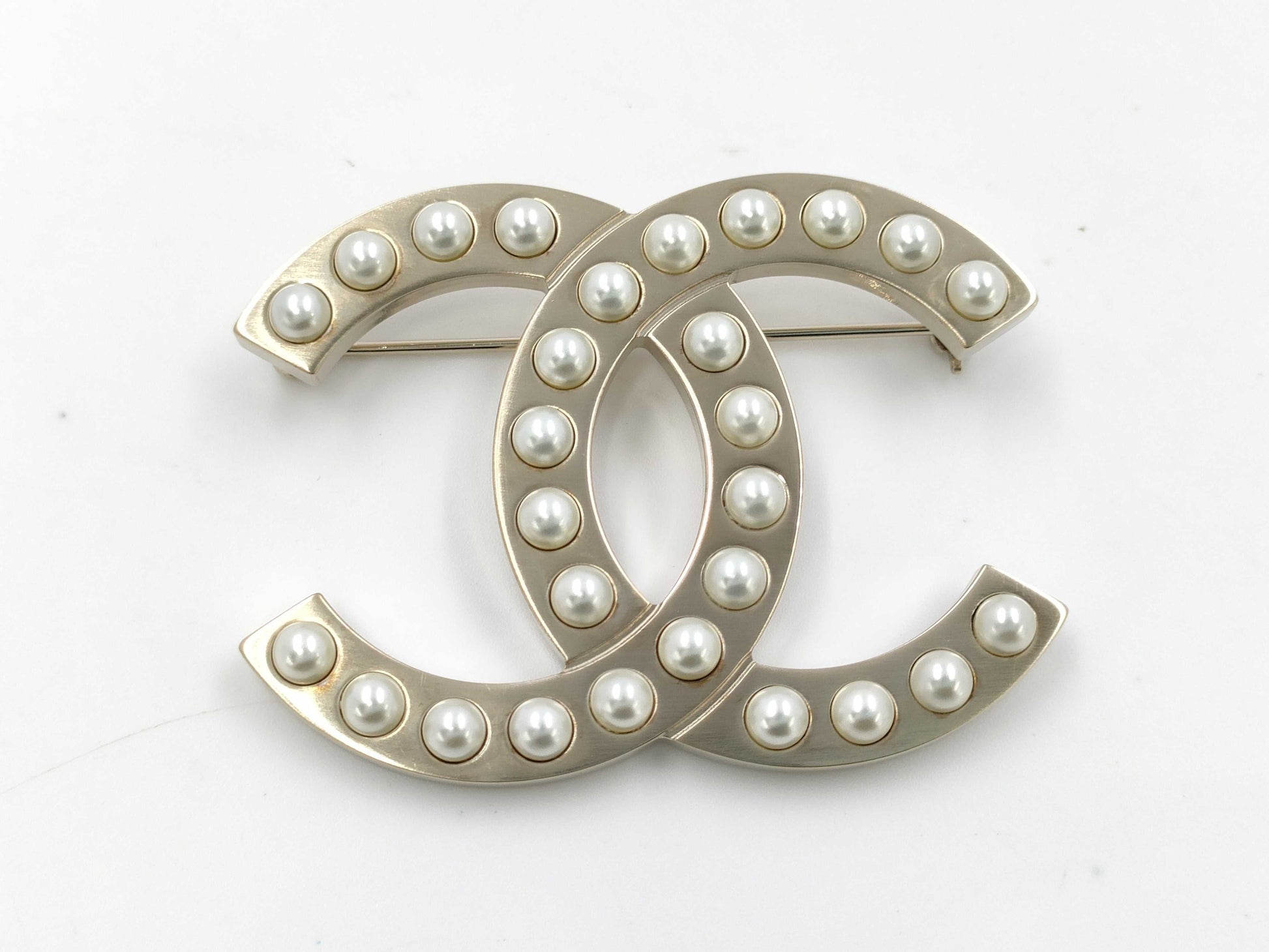 CHANEL CHANEL Brooch Coco Mark Pearl Champagne Gold B18P Brooch