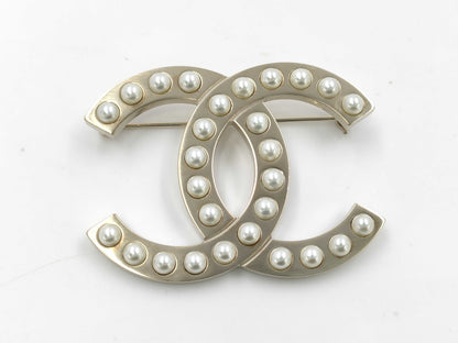 CHANEL CHANEL Brooch Coco Mark Pearl Champagne Gold B18P Brooch