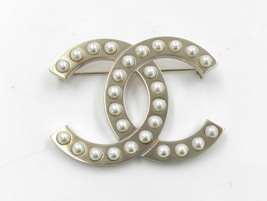 CHANEL CHANEL Brooch Coco Mark Pearl Champagne Gold B18P Brooch