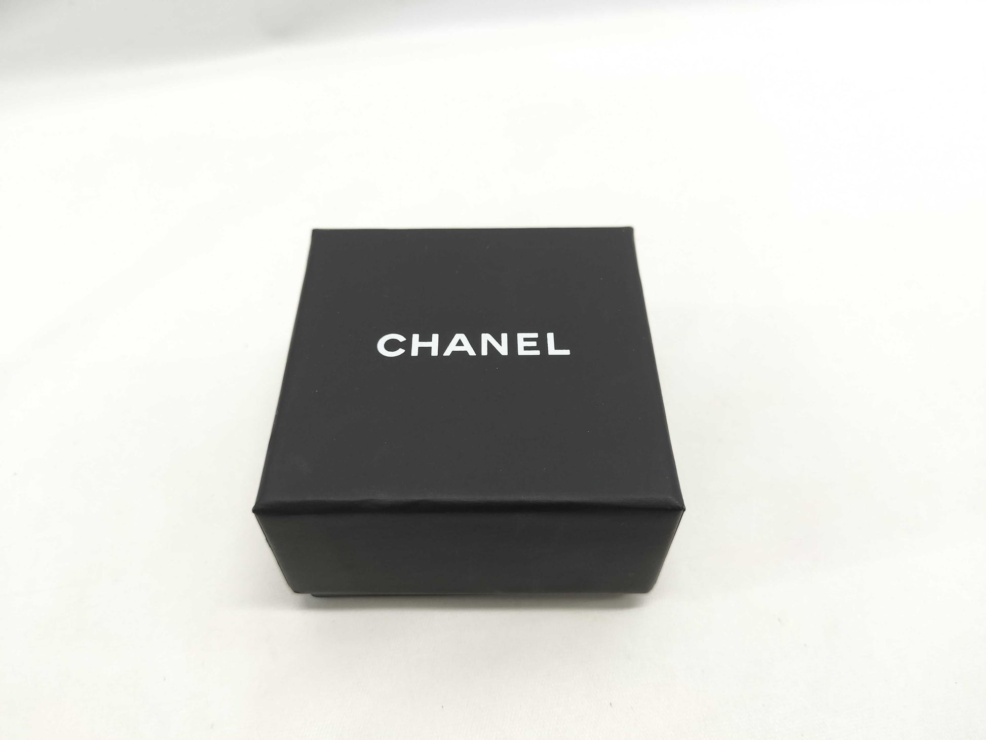 CHANEL CHANEL Coco Mark Logo Gold Earrings B24V