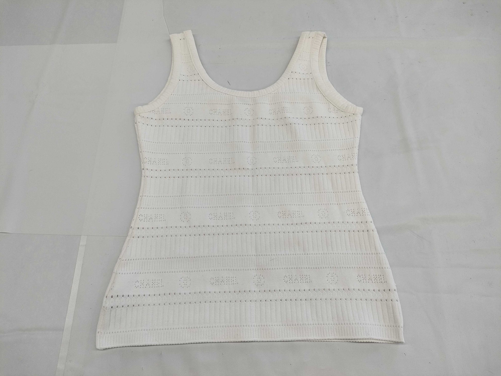 CHANEL CHANEL Tank Top Tops P07400V05517 97P #42 White Punching Logo Coco Mark Tops