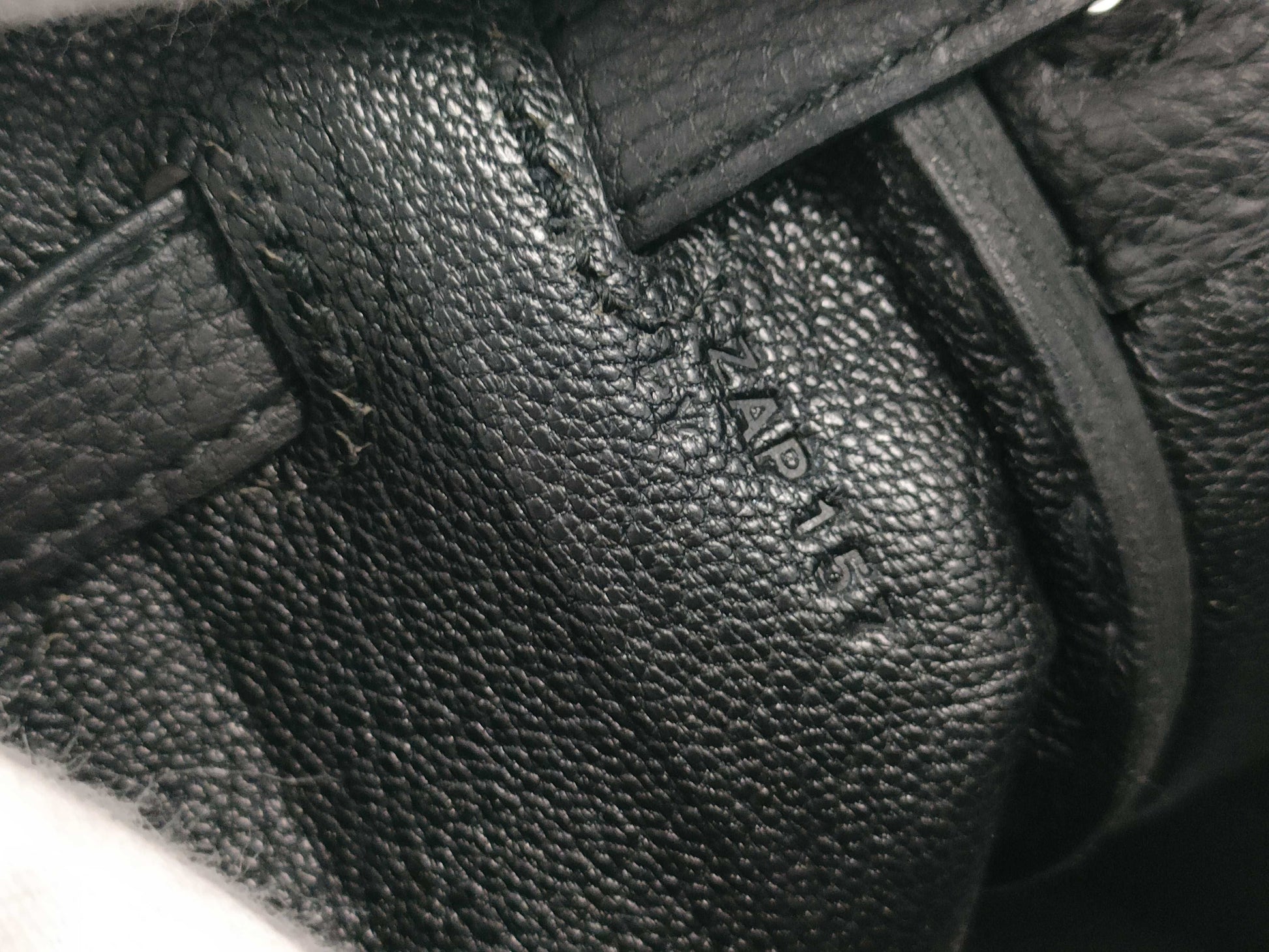 HERMES Kelly 25 Black Handbag with G Hardware and Z Stamp