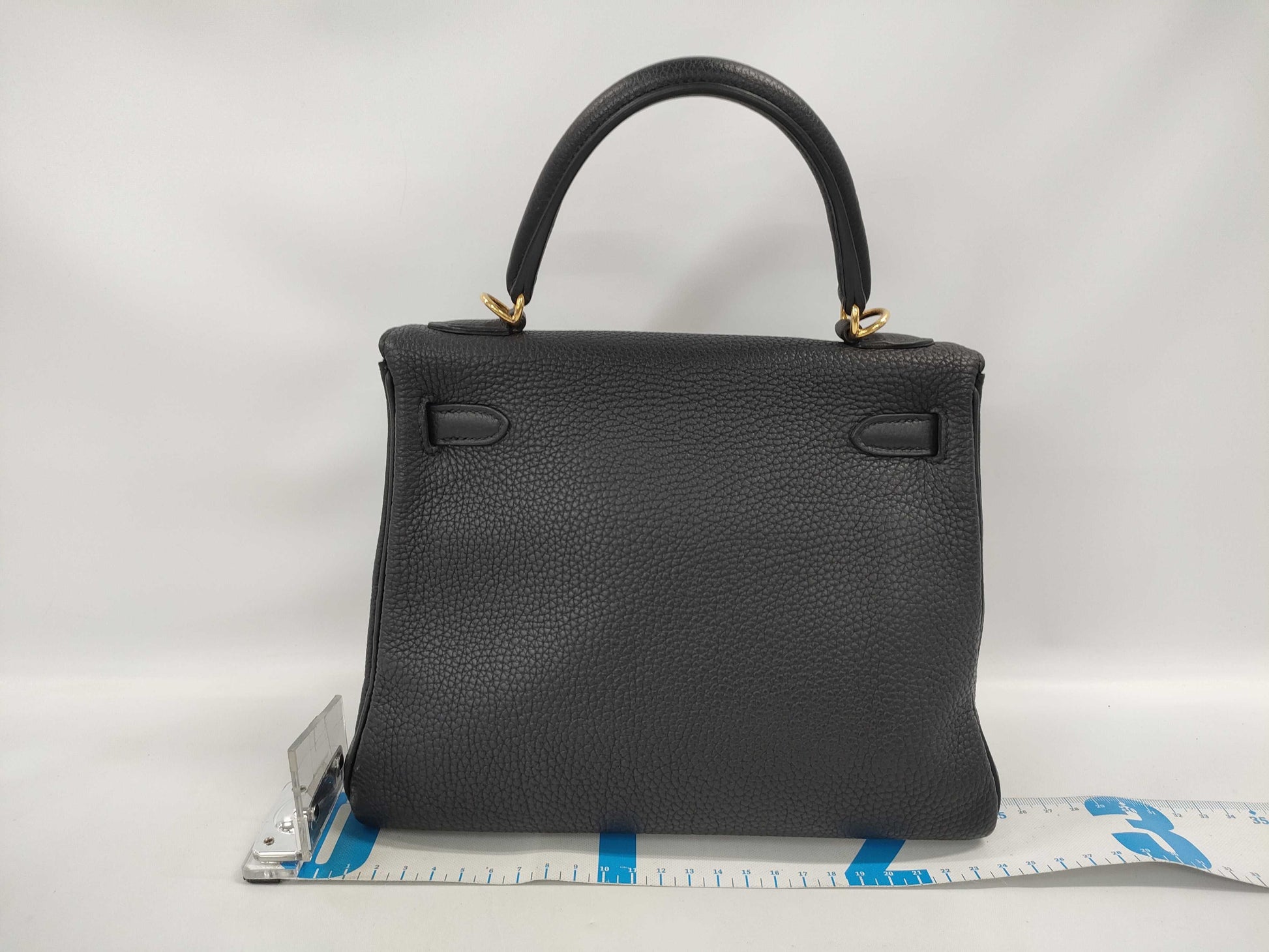HERMES Kelly 25 Black Handbag with G Hardware and Z Stamp