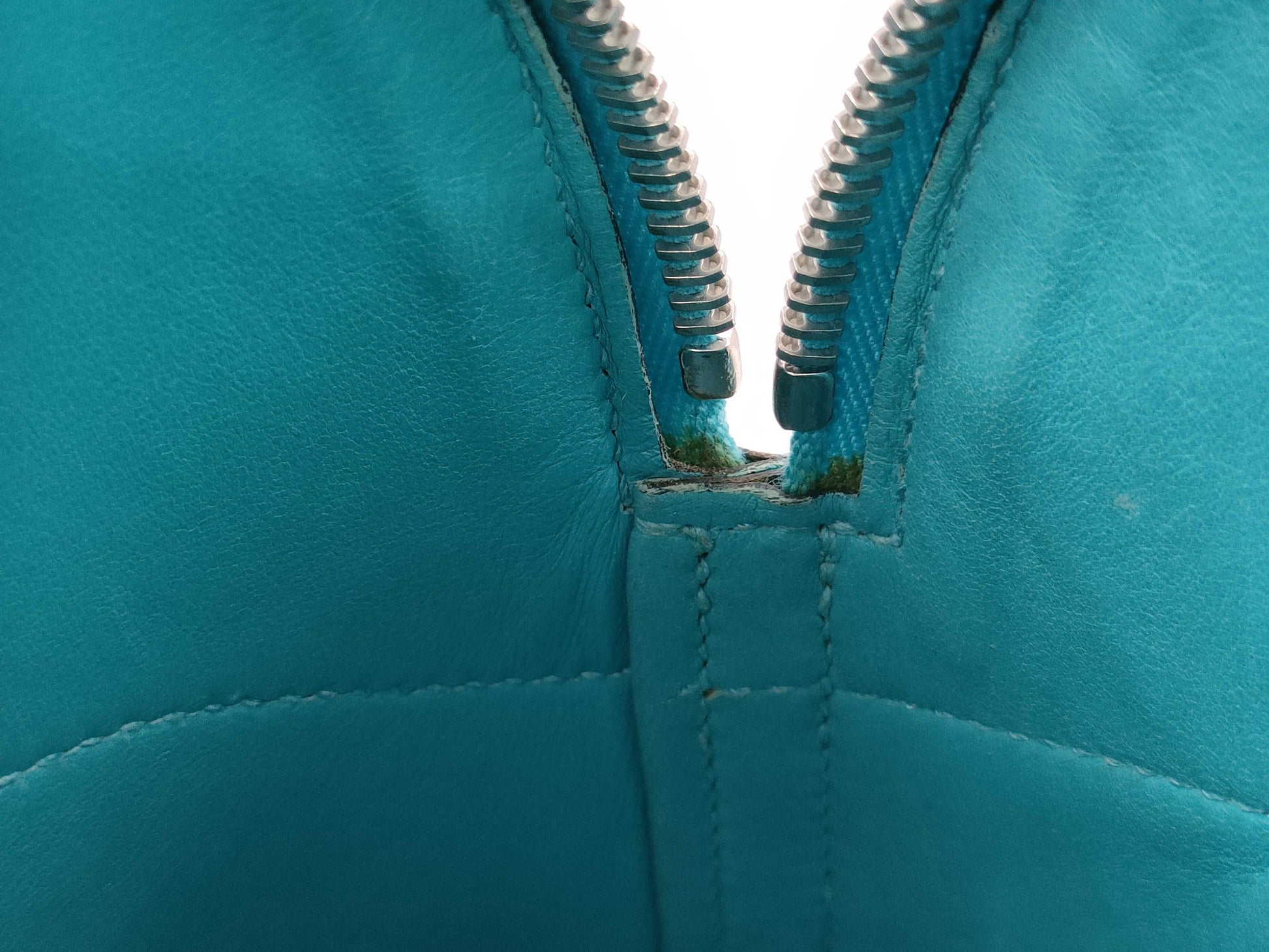 HERMES Bolide 27 Chevre Turquoise Handbag with H Stamp