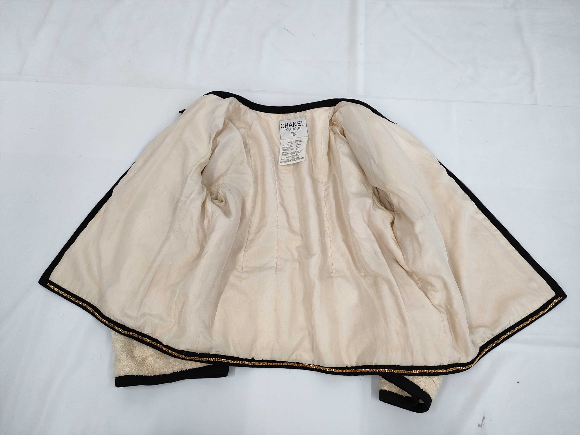 CHANEL 1992 CHANEL RUNWAY PILE JACKET 40 Jacket