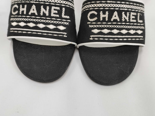 CHANEL Two-tone Logo Sandals, Size 35, Mules
