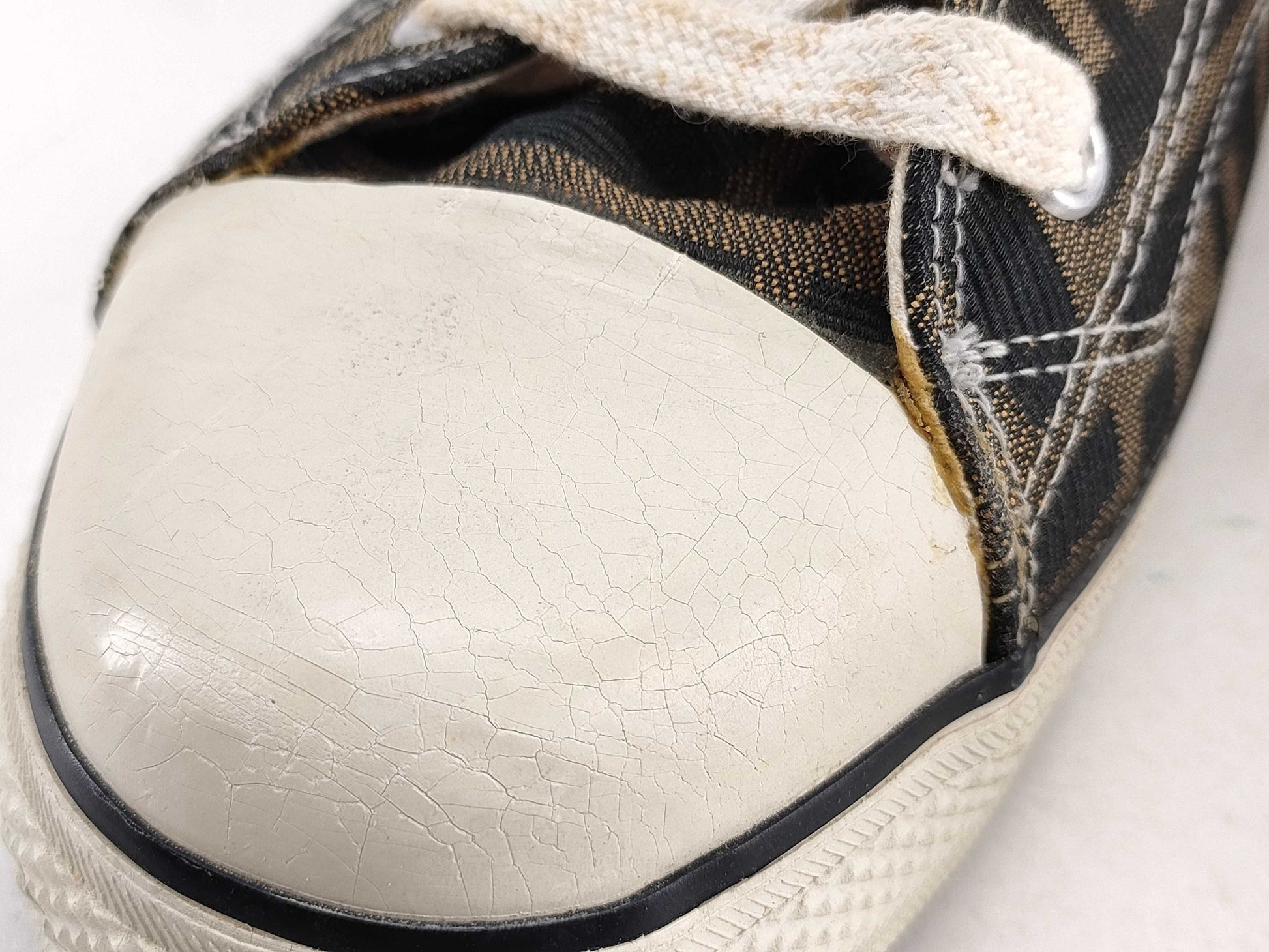 Rare FENDI size 40 men's Fendi Zucca Converse sneakers