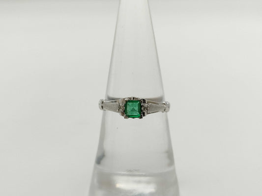 Emerald and Diamond K14WG 1.7g Ring 