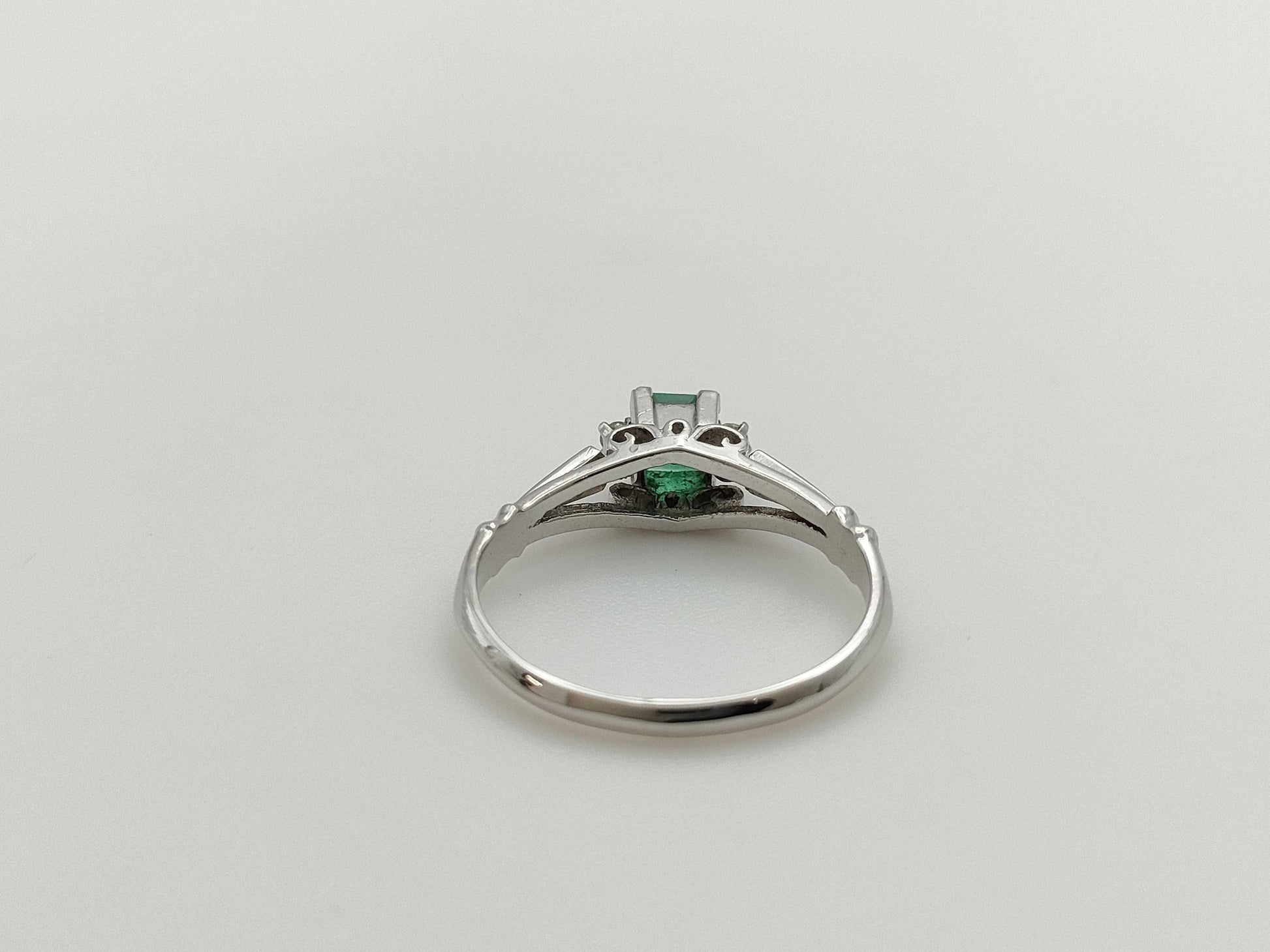 Emerald and Diamond K14WG 1.7g Ring 