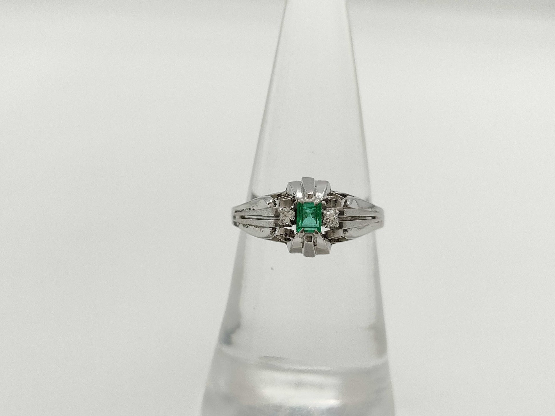 Colored Stone, Transparent Stone, Pt900, 4.2g Ring 