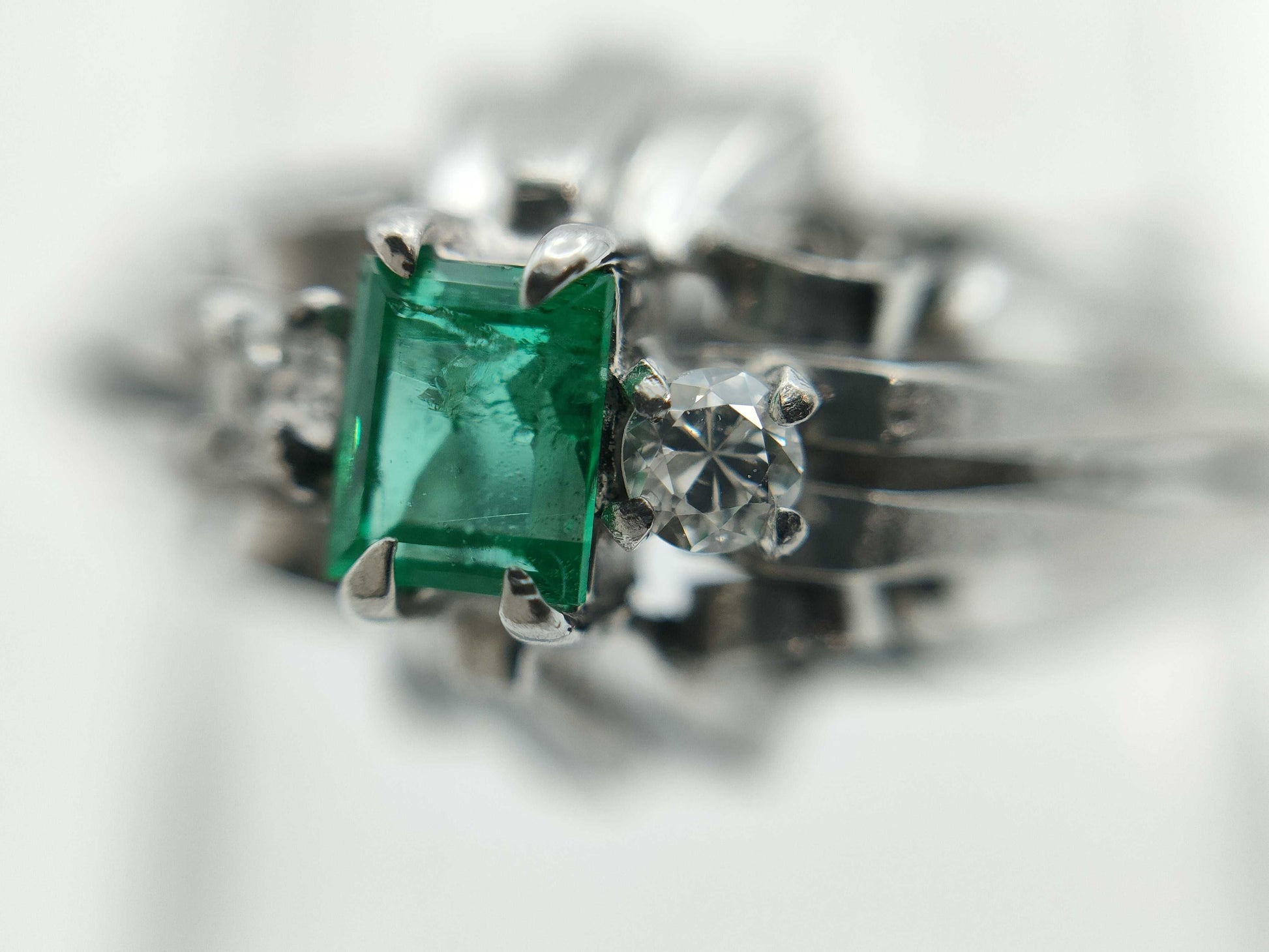 Colored Stone, Transparent Stone, Pt900, 4.2g Ring 