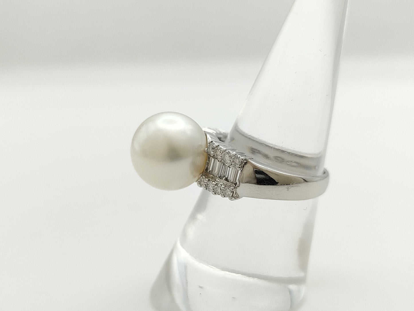 Pearl, Diameter: Approx. 11.8mm, DD.62ct, Pt900, 8.5g, Ring 