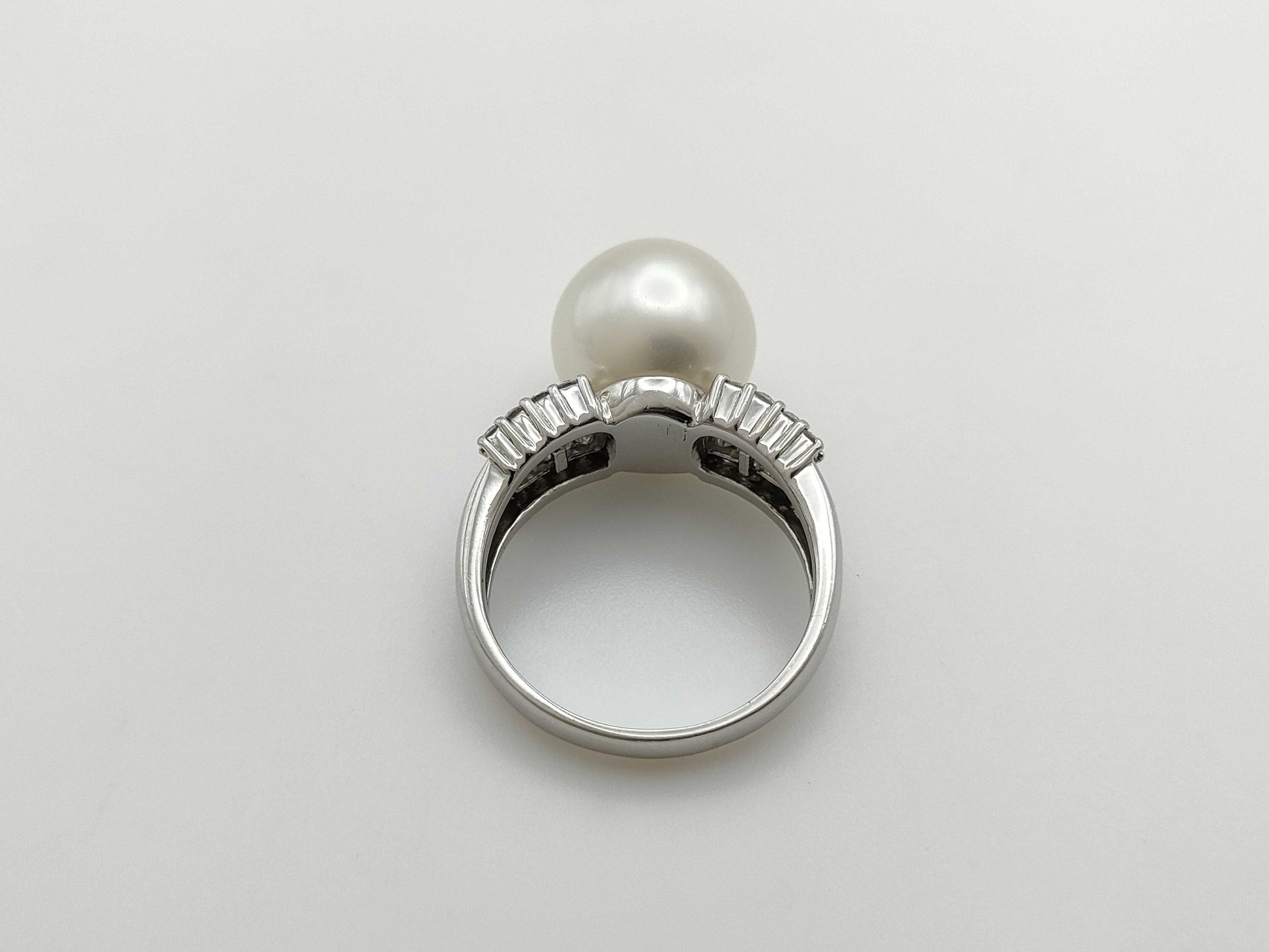 Pearl, Diameter: Approx. 11.8mm, DD.62ct, Pt900, 8.5g, Ring 