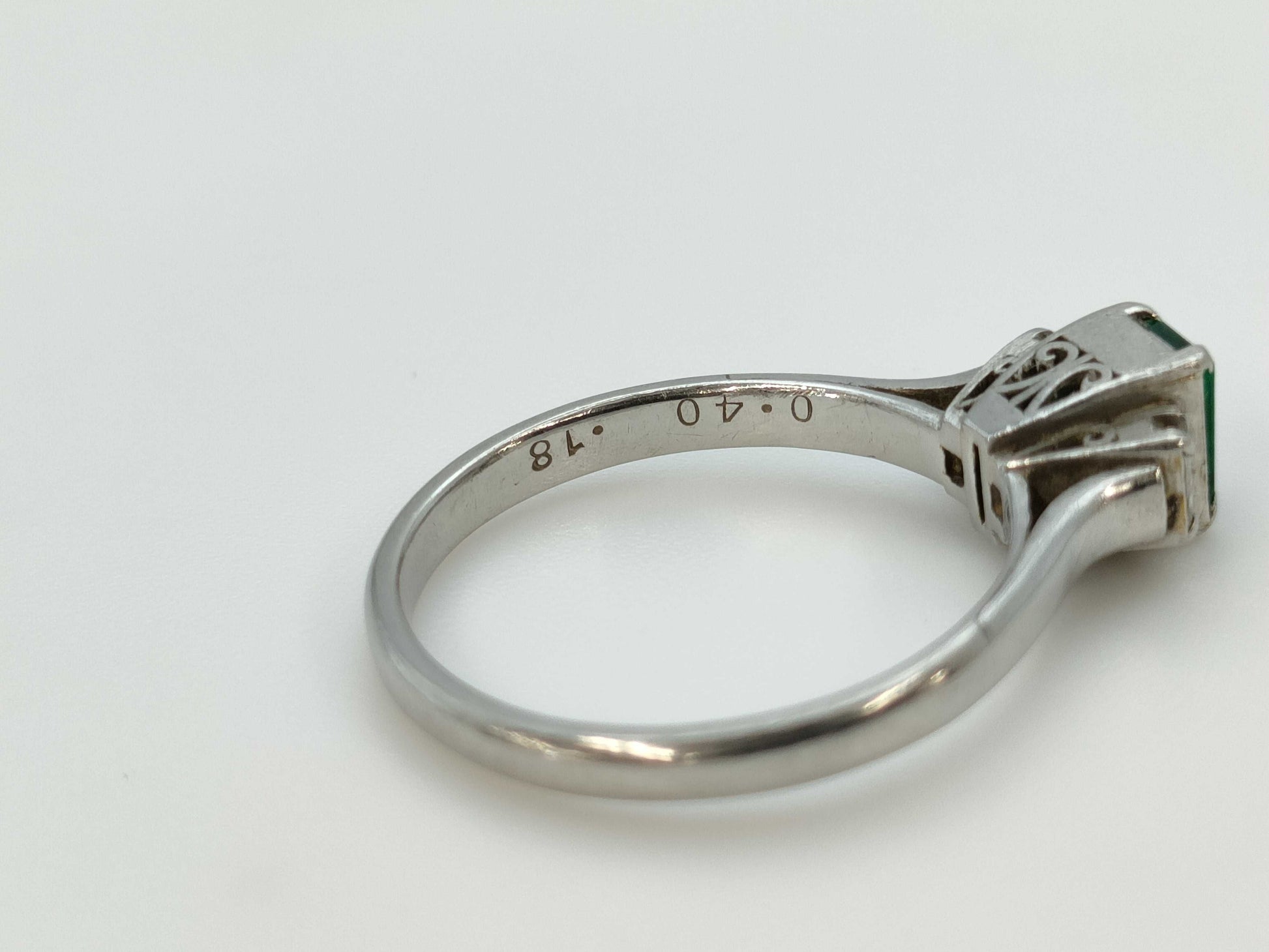E0.40ct D0.18ct Pm850 3.1g Ring 