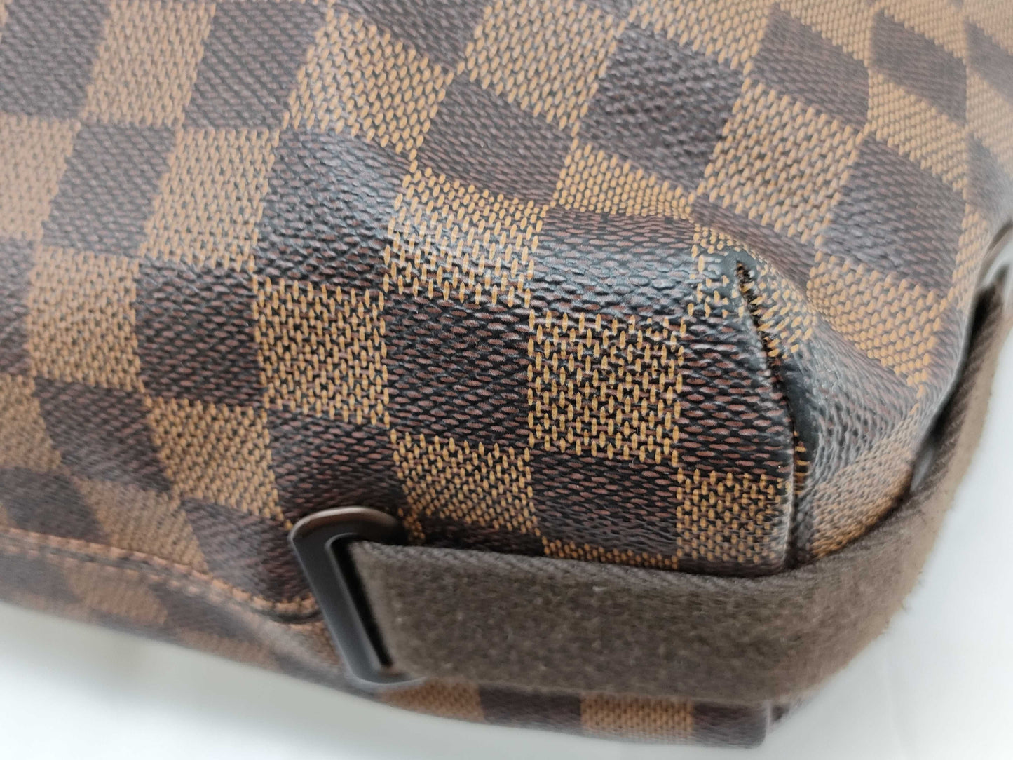 LOUIS VUITTON Damier LOUIS VUITTON Brooklyn Shoulder Bag