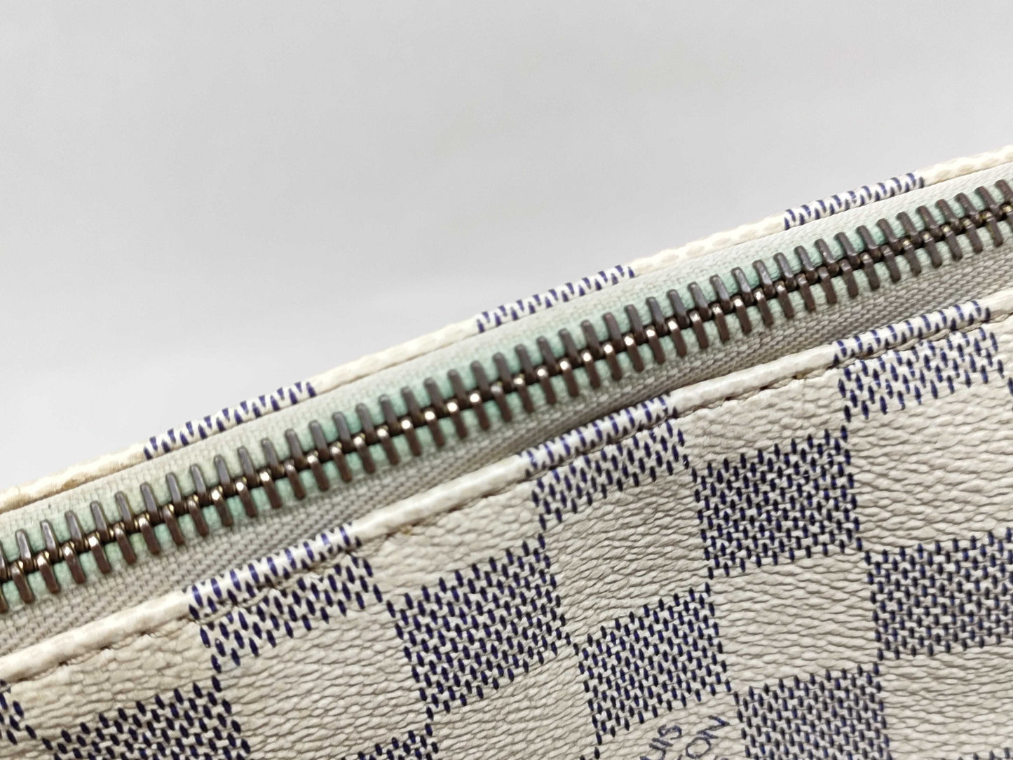 LOUIS VUITTON Damier Azur LOUIS VUITTON Totally Tote Bag