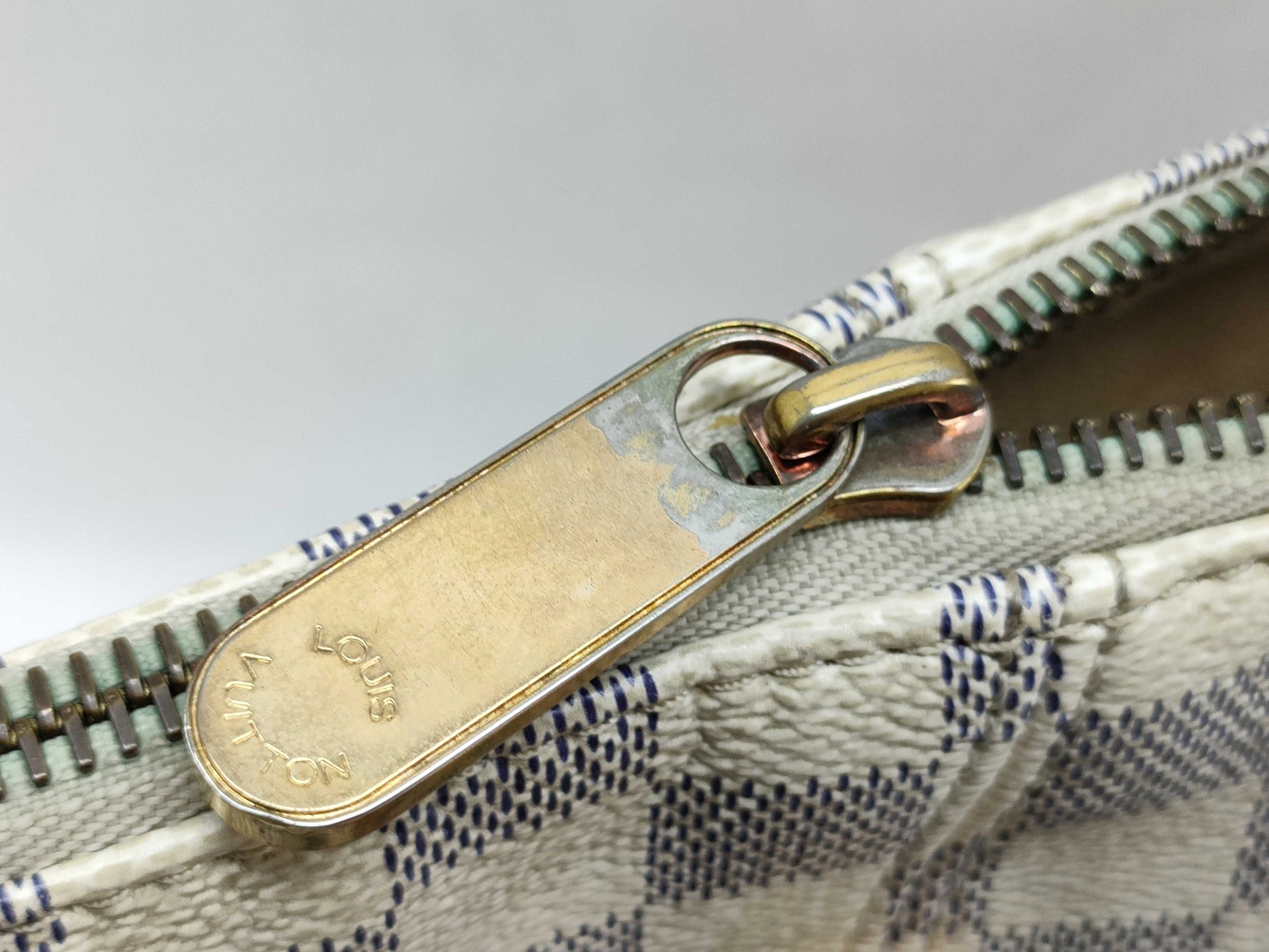 LOUIS VUITTON Damier Azur LOUIS VUITTON Totally Tote Bag