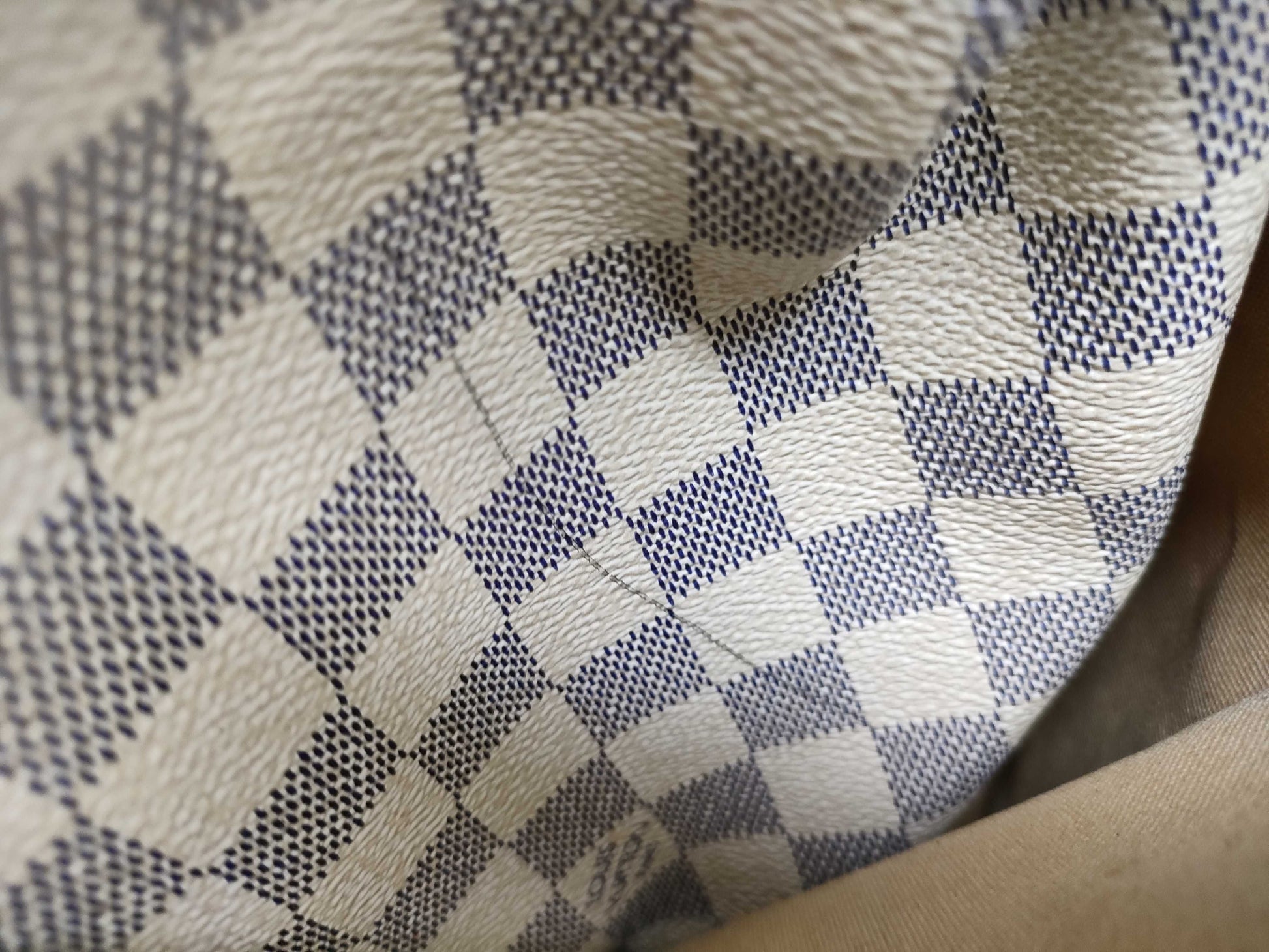 LOUIS VUITTON Damier Azur LOUIS VUITTON Totally Tote Bag