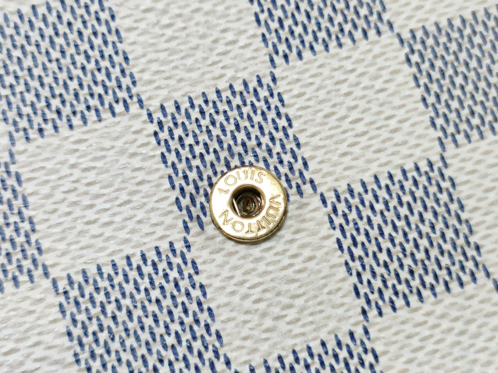 LOUIS VUITTON RFID Unverifiable Damier Azur LOUIS VUITTON Felicie Shoulder Bag