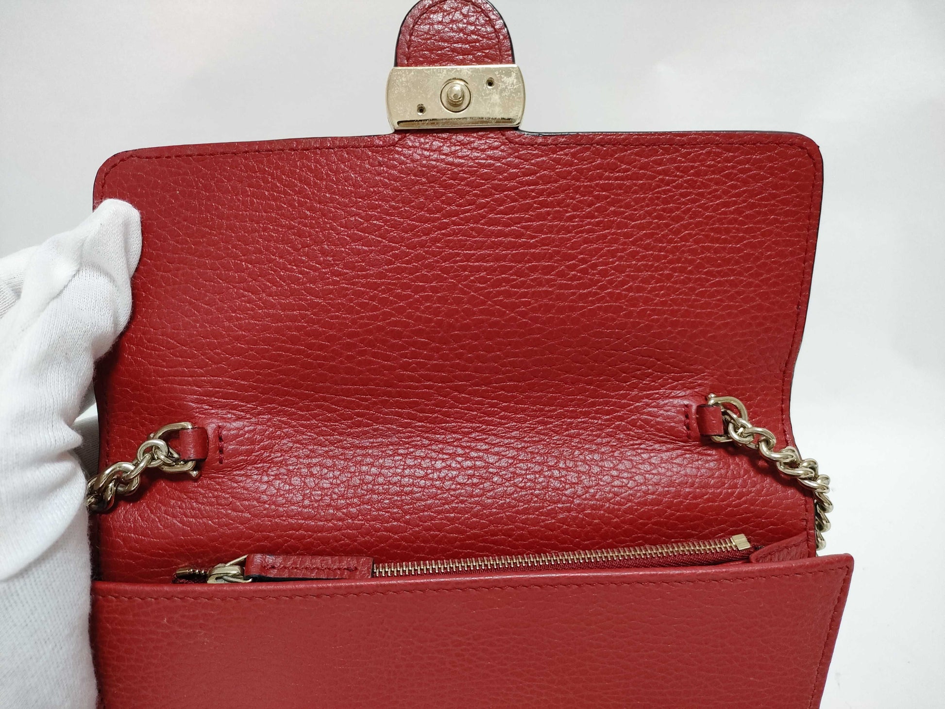 GUCCI GUCCI GUCCI? Red Shoulder Bag