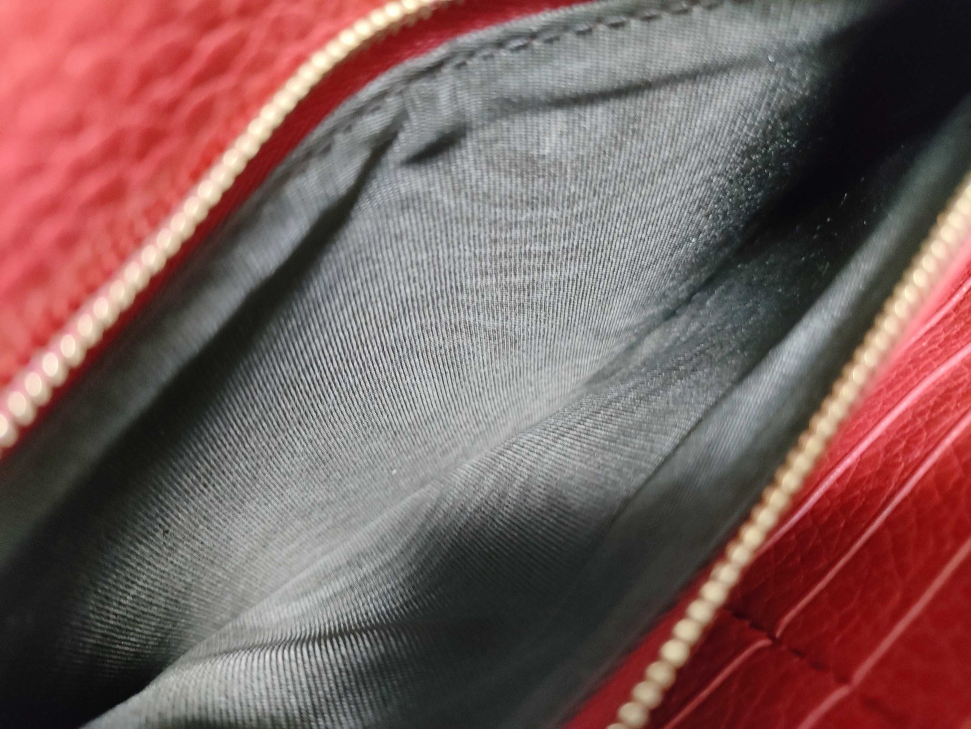 GUCCI GUCCI GUCCI? Red Shoulder Bag