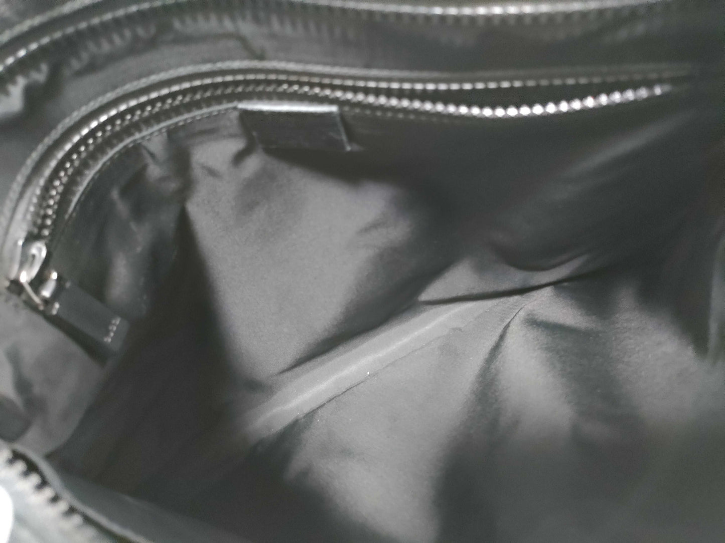 GUCCI GG Supreme Black Shoulder Bag