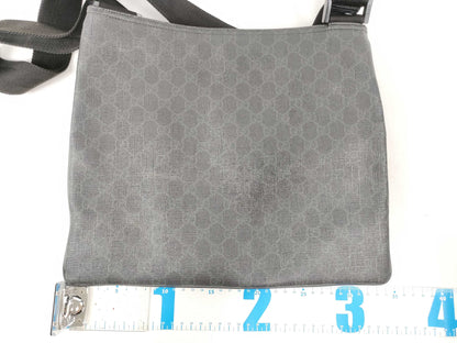 GUCCI GG Supreme Black Shoulder Bag