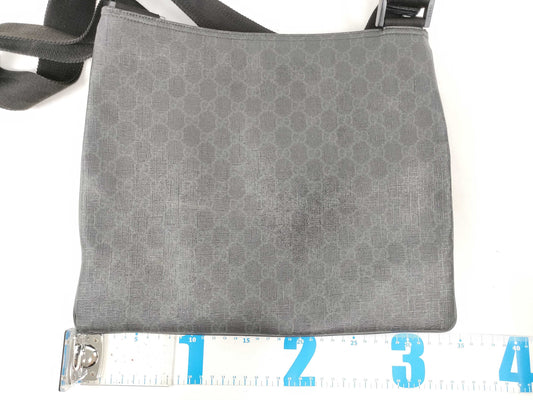 GUCCI GG Supreme Black Shoulder Bag