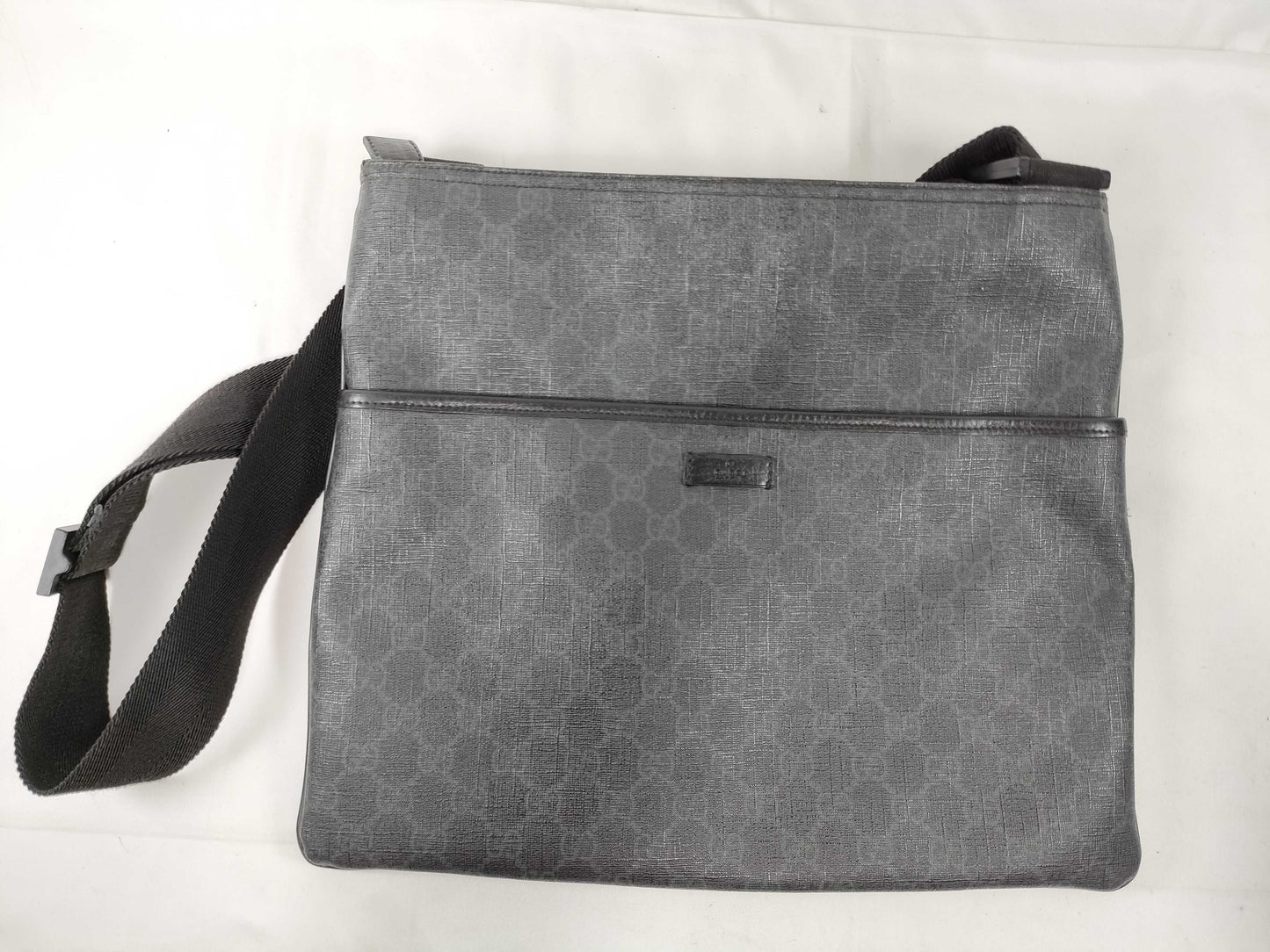 GUCCI GG Supreme Black Shoulder Bag
