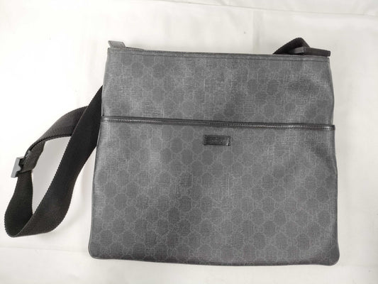 GUCCI GG Supreme Black Shoulder Bag