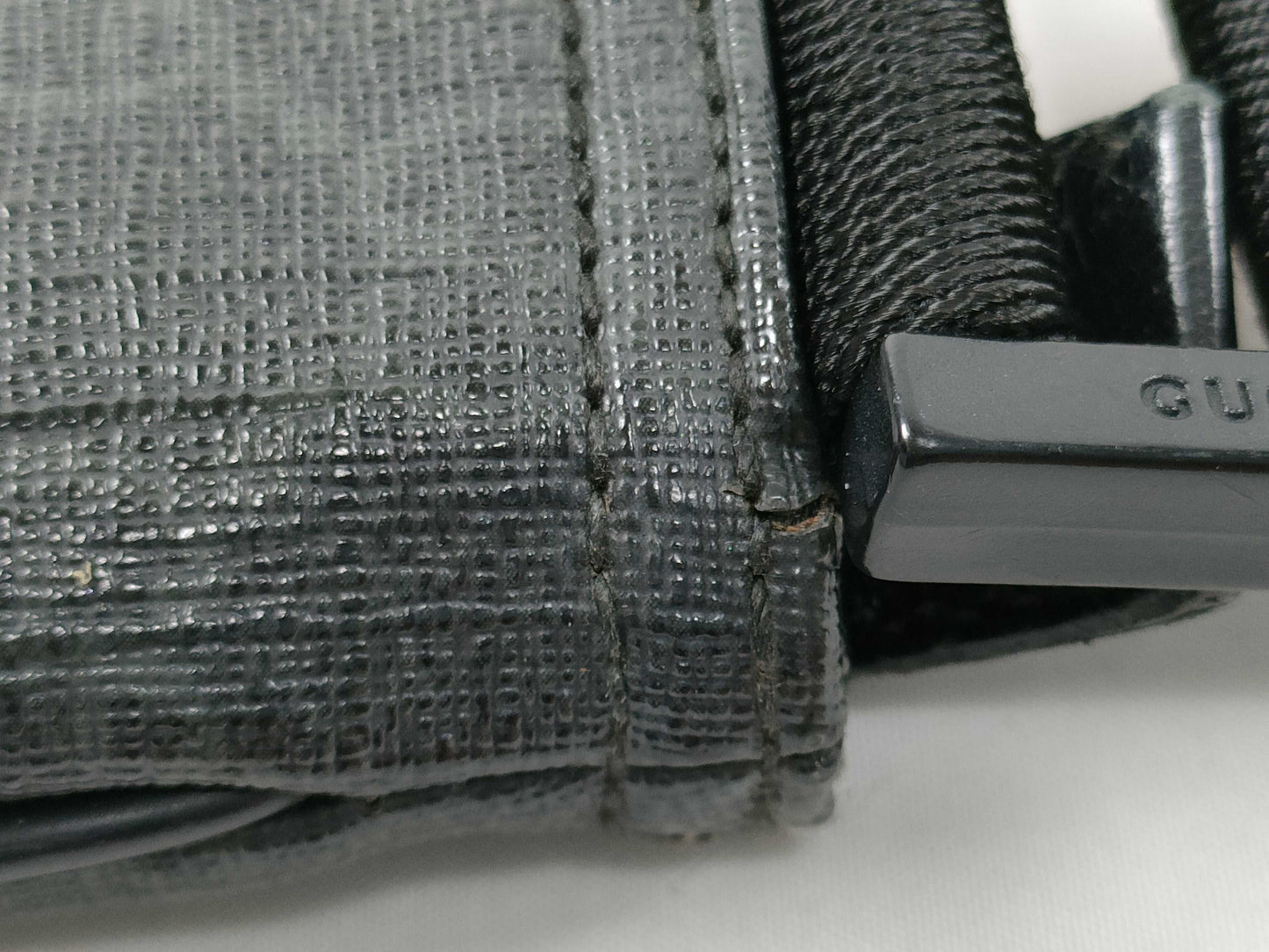GUCCI GG Supreme Black Shoulder Bag