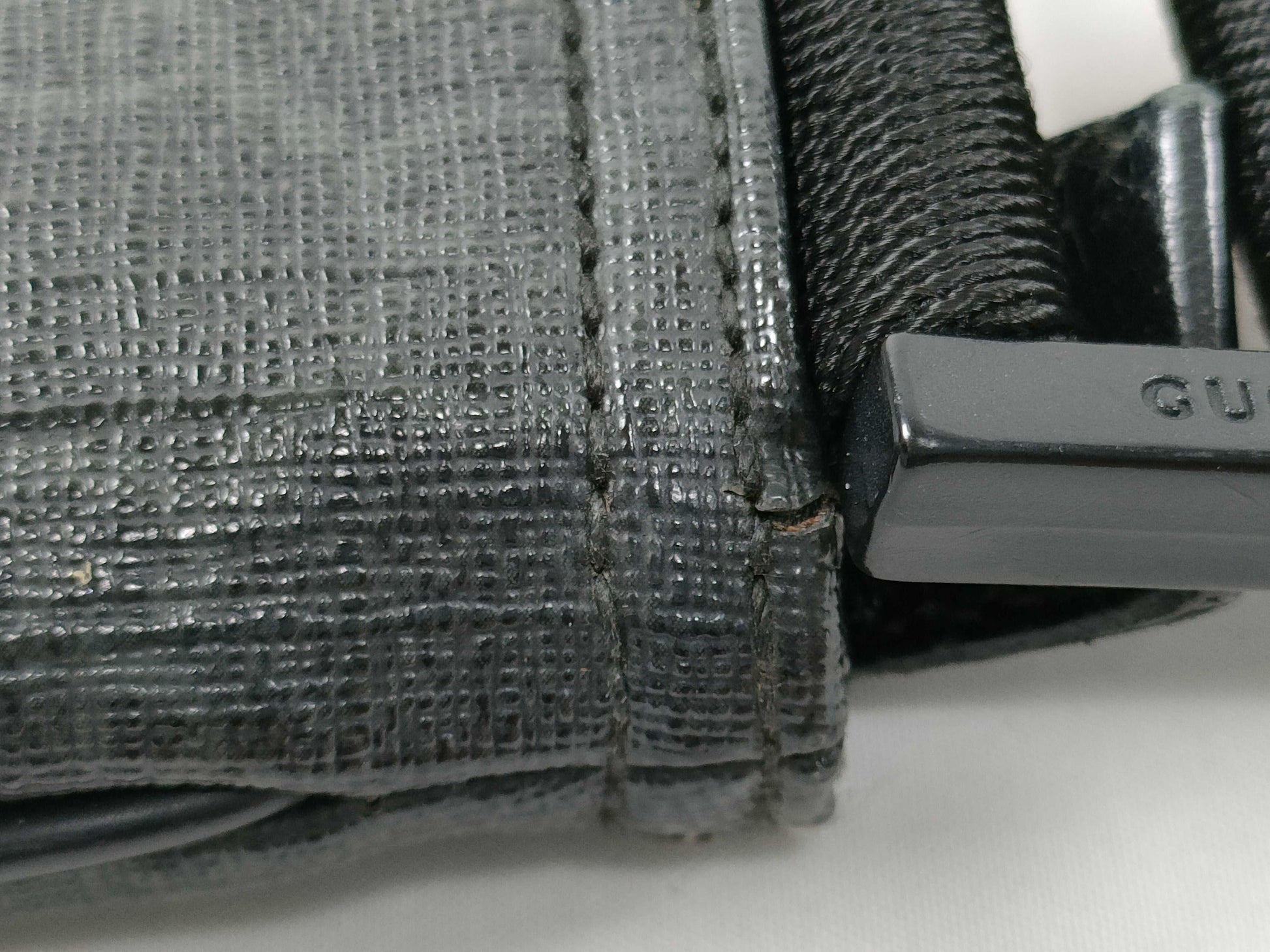 GUCCI GG Supreme Black Shoulder Bag
